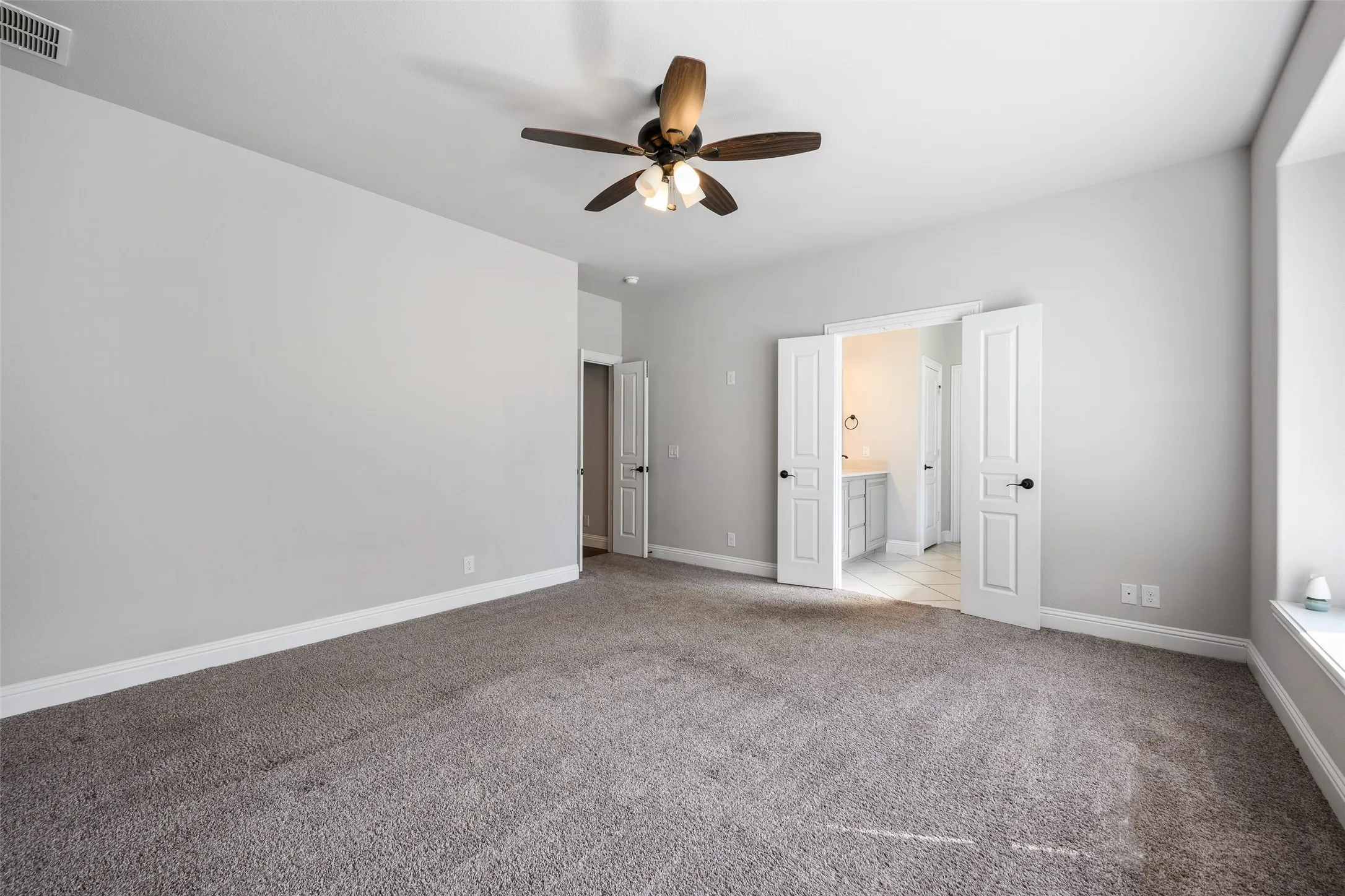 Single Family Residence For Sale in Denton County , 4509 Stillhouse Hollow Lane, Denton, Texas 76226, 5 Bedroom, 4 Bathroom, 2 Garage spaces, 3,274 Sqft, built in 2019, mls#21390031, Real Estate Agent in Denton, Homes For Sale in Denton county, Homes For Sale in Denton, Realtor in Denton Texas, Real Estate Brokerage Independent Realty Texas, Luminita Cordes Realtor