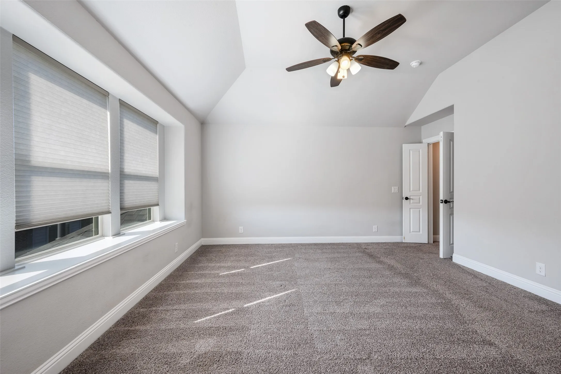 Single Family Residence For Sale in Denton County , 4509 Stillhouse Hollow Lane, Denton, Texas 76226, 5 Bedroom, 4 Bathroom, 2 Garage spaces, 3,274 Sqft, built in 2019, mls#21390031, Real Estate Agent in Denton, Homes For Sale in Denton county, Homes For Sale in Denton, Realtor in Denton Texas, Real Estate Brokerage Independent Realty Texas, Luminita Cordes Realtor