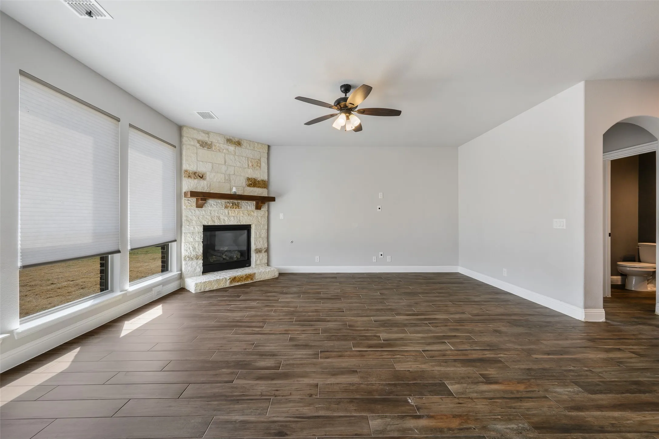 Single Family Residence For Sale in Denton County , 4509 Stillhouse Hollow Lane, Denton, Texas 76226, 5 Bedroom, 4 Bathroom, 2 Garage spaces, 3,274 Sqft, built in 2019, mls#21390031, Real Estate Agent in Denton, Homes For Sale in Denton county, Homes For Sale in Denton, Realtor in Denton Texas, Real Estate Brokerage Independent Realty Texas, Luminita Cordes Realtor