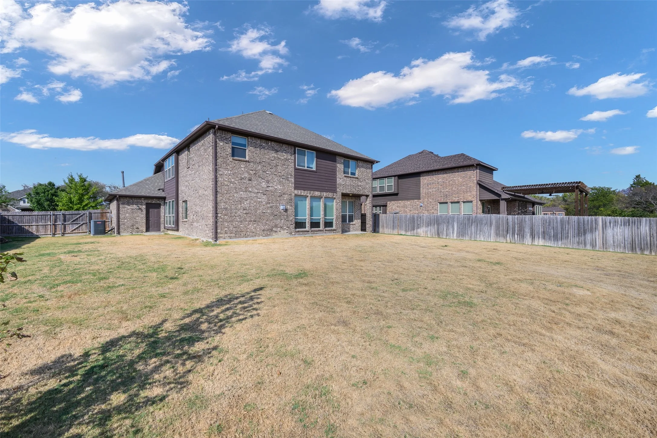 Single Family Residence For Sale in Denton County , 4509 Stillhouse Hollow Lane, Denton, Texas 76226, 5 Bedroom, 4 Bathroom, 2 Garage spaces, 3,274 Sqft, built in 2019, mls#21390031, Real Estate Agent in Denton, Homes For Sale in Denton county, Homes For Sale in Denton, Realtor in Denton Texas, Real Estate Brokerage Independent Realty Texas, Luminita Cordes Realtor