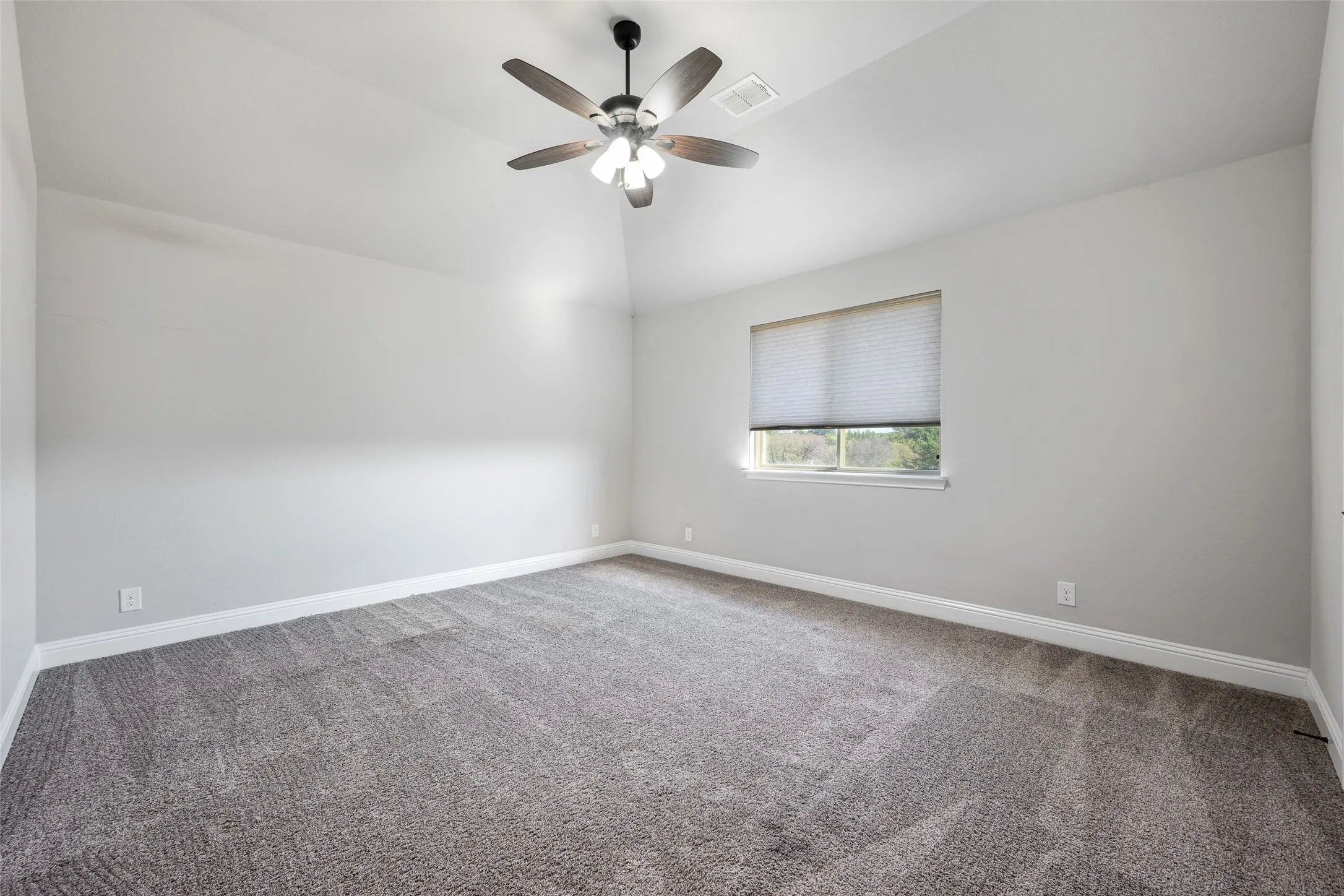 Single Family Residence For Sale in Denton County , 4509 Stillhouse Hollow Lane, Denton, Texas 76226, 5 Bedroom, 4 Bathroom, 2 Garage spaces, 3,274 Sqft, built in 2019, mls#21390031, Real Estate Agent in Denton, Homes For Sale in Denton county, Homes For Sale in Denton, Realtor in Denton Texas, Real Estate Brokerage Independent Realty Texas, Luminita Cordes Realtor