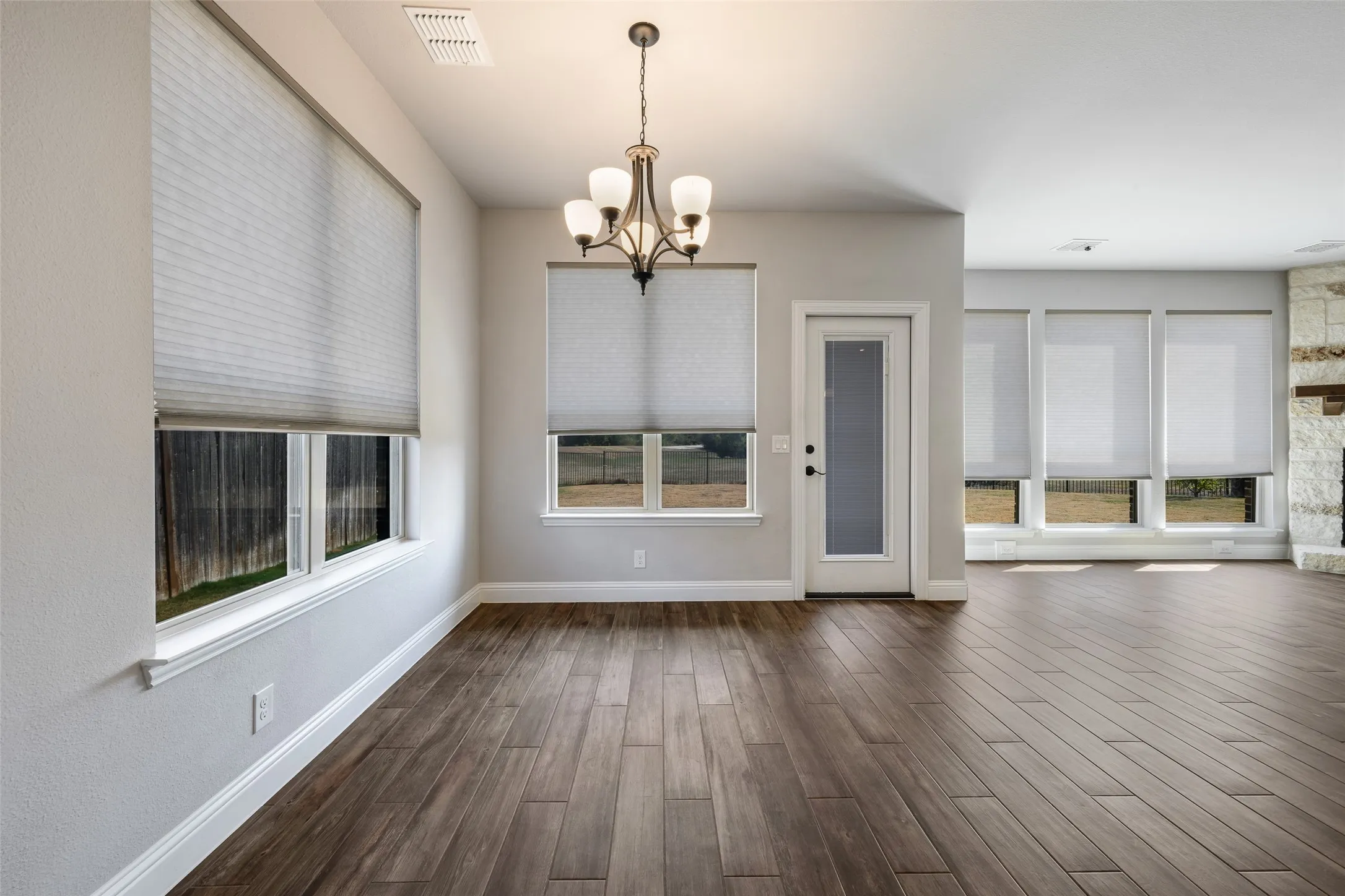 Single Family Residence For Sale in Denton County , 4509 Stillhouse Hollow Lane, Denton, Texas 76226, 5 Bedroom, 4 Bathroom, 2 Garage spaces, 3,274 Sqft, built in 2019, mls#21390031, Real Estate Agent in Denton, Homes For Sale in Denton county, Homes For Sale in Denton, Realtor in Denton Texas, Real Estate Brokerage Independent Realty Texas, Luminita Cordes Realtor
