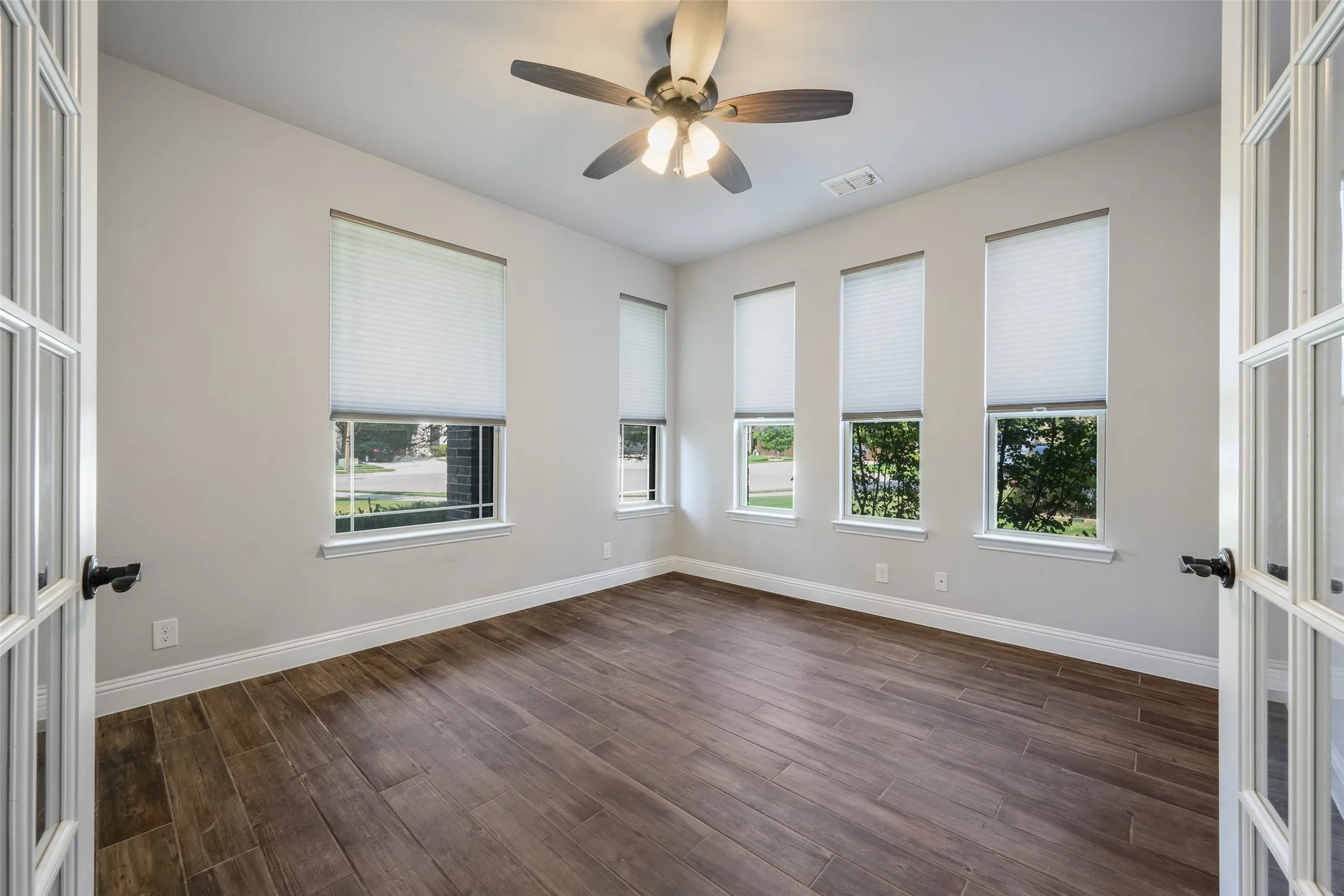 Single Family Residence For Sale in Denton County , 4509 Stillhouse Hollow Lane, Denton, Texas 76226, 5 Bedroom, 4 Bathroom, 2 Garage spaces, 3,274 Sqft, built in 2019, mls#21390031, Real Estate Agent in Denton, Homes For Sale in Denton county, Homes For Sale in Denton, Realtor in Denton Texas, Real Estate Brokerage Independent Realty Texas, Luminita Cordes Realtor