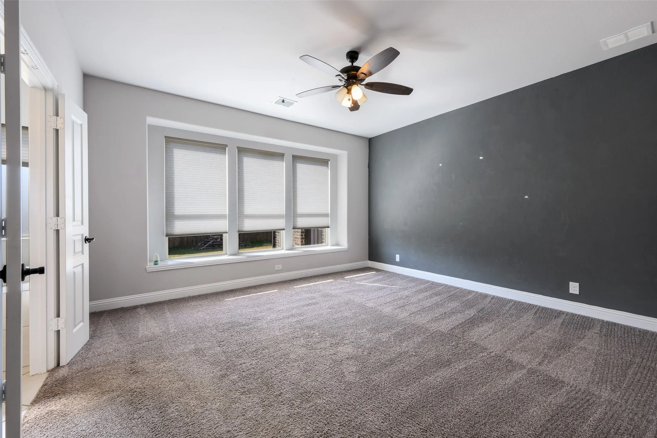 Single Family Residence For Sale in Denton County , 4509 Stillhouse Hollow Lane, Denton, Texas 76226, 5 Bedroom, 4 Bathroom, 2 Garage spaces, 3,274 Sqft, built in 2019, mls#21390031, Real Estate Agent in Denton, Homes For Sale in Denton county, Homes For Sale in Denton, Realtor in Denton Texas, Real Estate Brokerage Independent Realty Texas, Luminita Cordes Realtor