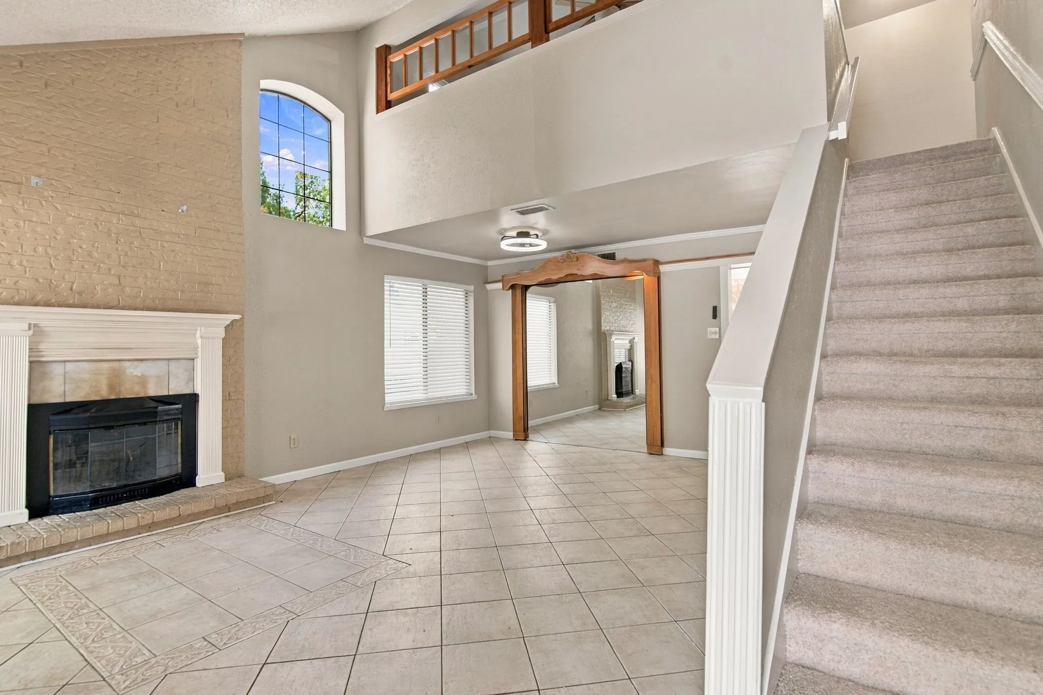 Single Family Residence For Sale in Tarrant County , 3004 Bent Tree Lane, Bedford, Texas 76021, 3 Bedroom, 2 Bathroom, 2 Garage spaces, 1,589 Sqft, built in 1978, mls#21390192, Real Estate Agent in Bedford, Homes For Sale in Tarrant county, Homes For Sale in Bedford, Realtor in Bedford Texas, Real Estate Brokerage Independent Realty Texas, Luminita Cordes Realtor