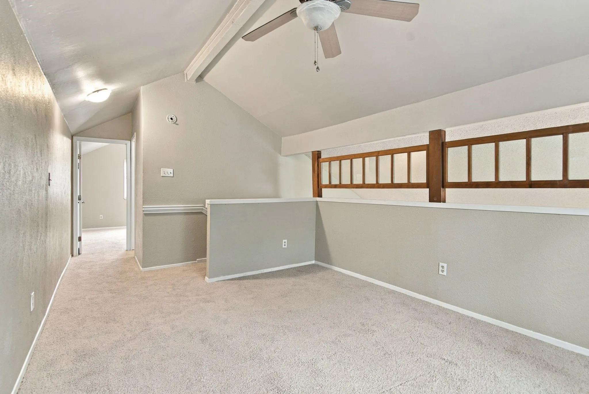 Single Family Residence For Sale in Tarrant County , 3004 Bent Tree Lane, Bedford, Texas 76021, 3 Bedroom, 2 Bathroom, 2 Garage spaces, 1,589 Sqft, built in 1978, mls#21390192, Real Estate Agent in Bedford, Homes For Sale in Tarrant county, Homes For Sale in Bedford, Realtor in Bedford Texas, Real Estate Brokerage Independent Realty Texas, Luminita Cordes Realtor