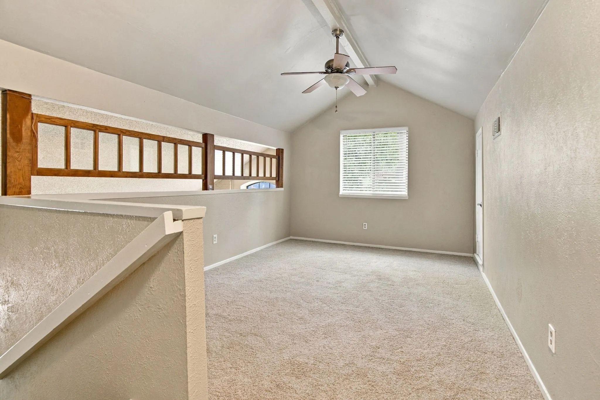 Single Family Residence For Sale in Tarrant County , 3004 Bent Tree Lane, Bedford, Texas 76021, 3 Bedroom, 2 Bathroom, 2 Garage spaces, 1,589 Sqft, built in 1978, mls#21390192, Real Estate Agent in Bedford, Homes For Sale in Tarrant county, Homes For Sale in Bedford, Realtor in Bedford Texas, Real Estate Brokerage Independent Realty Texas, Luminita Cordes Realtor
