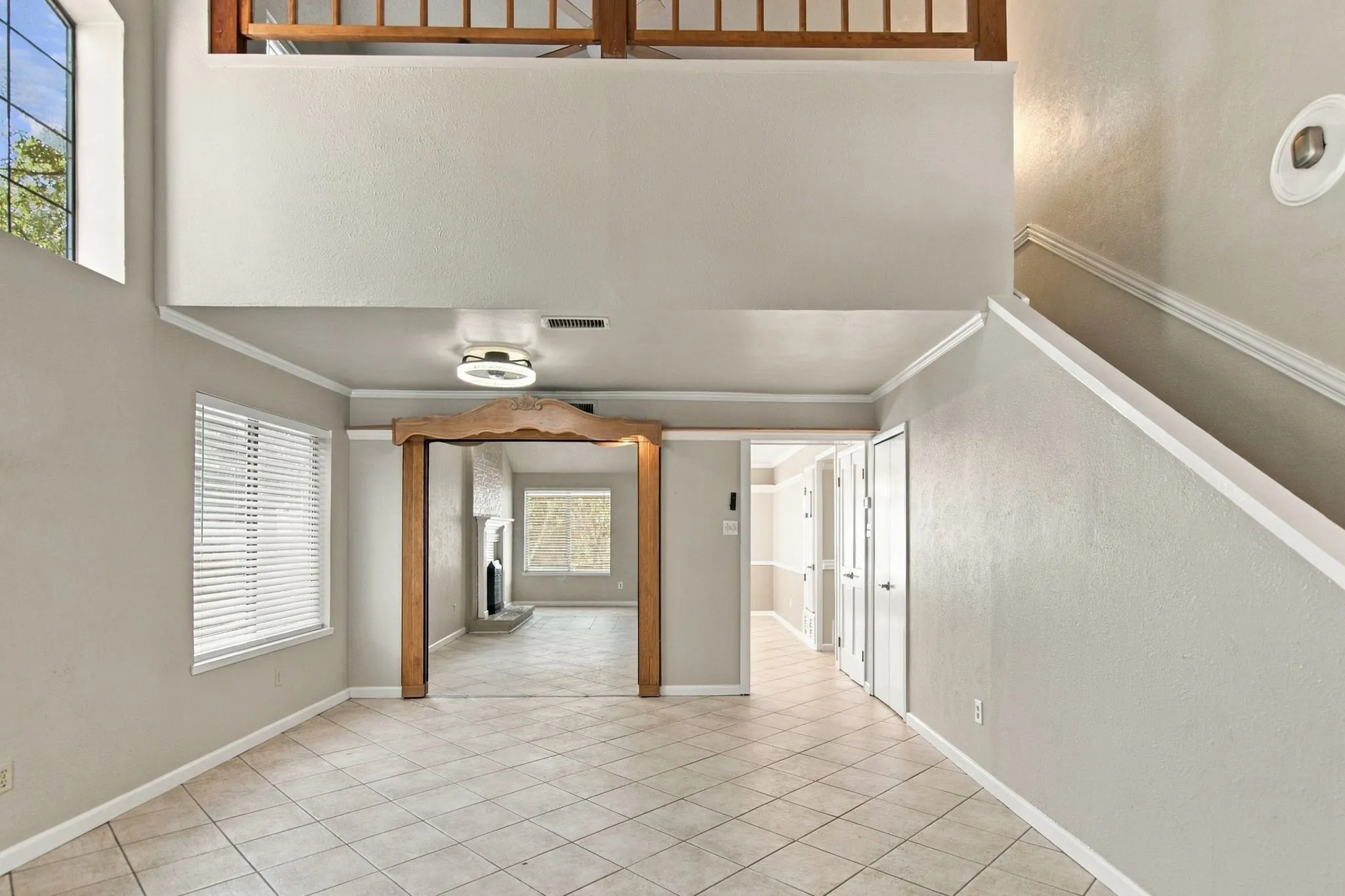 Single Family Residence For Sale in Tarrant County , 3004 Bent Tree Lane, Bedford, Texas 76021, 3 Bedroom, 2 Bathroom, 2 Garage spaces, 1,589 Sqft, built in 1978, mls#21390192, Real Estate Agent in Bedford, Homes For Sale in Tarrant county, Homes For Sale in Bedford, Realtor in Bedford Texas, Real Estate Brokerage Independent Realty Texas, Luminita Cordes Realtor