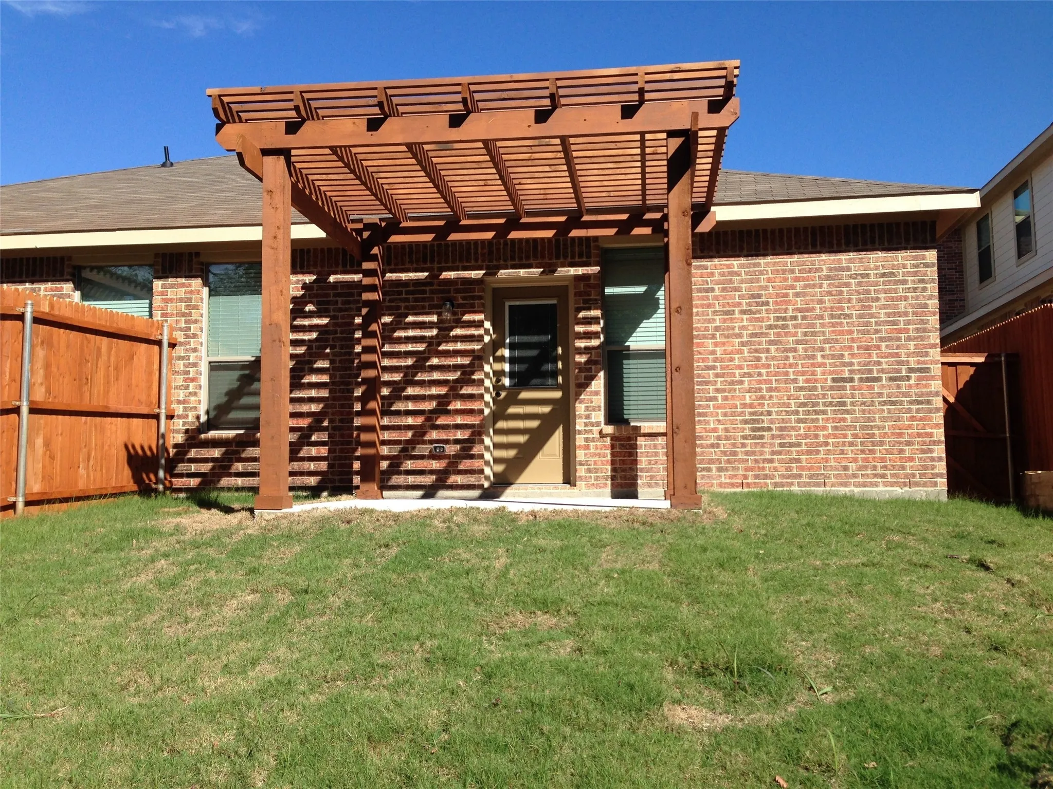 Duplex For Rent in Collin County , 371 Orbit Drive, Lavon, Texas 75166, 3 Bedroom, 2 Bathroom, 2 Garage spaces, 1,268 Sqft, built in 2013, mls#21384491, Real Estate Agent in Lavon, Homes For Rent in Collin county, Homes For Rent in Lavon, Realtor in Lavon Texas, Real Estate Brokerage Independent Realty Texas, Luminita Cordes Realtor
