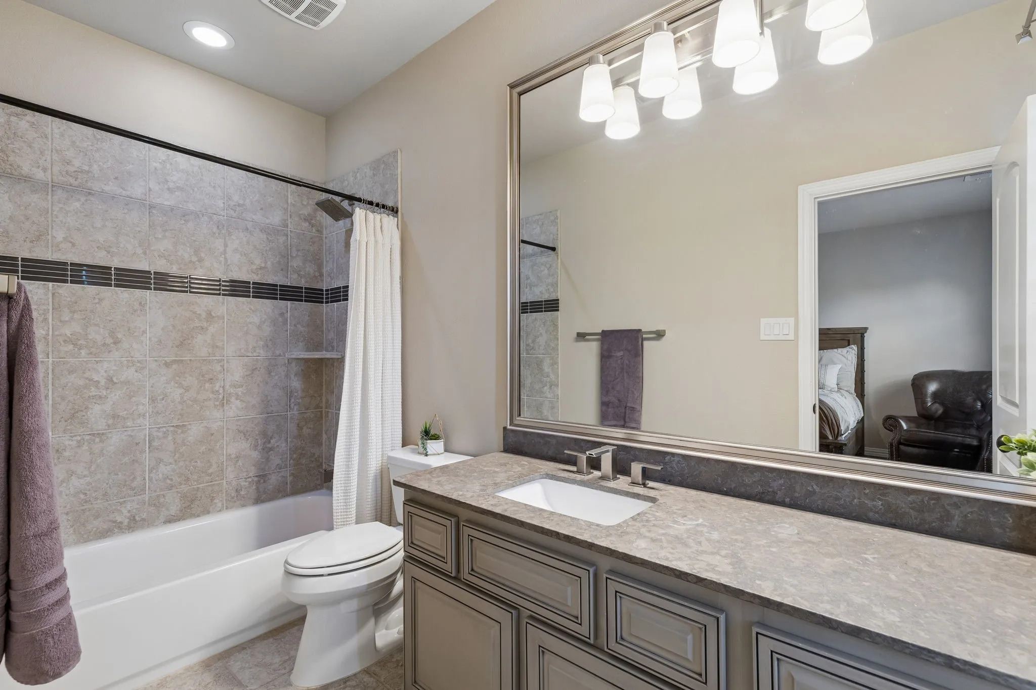 Single Family Residence For Sale in Tarrant County , 1021 Berkshire Road, Southlake, Texas 76092, 5 Bedroom, 7 Bathroom, 3 Garage spaces, 5,226 Sqft, built in 2016, mls#21390882, Real Estate Agent in Southlake, Homes For Sale in Tarrant county, Homes For Sale in Southlake, Realtor in Southlake Texas, Real Estate Brokerage Independent Realty Texas, Luminita Cordes Realtor