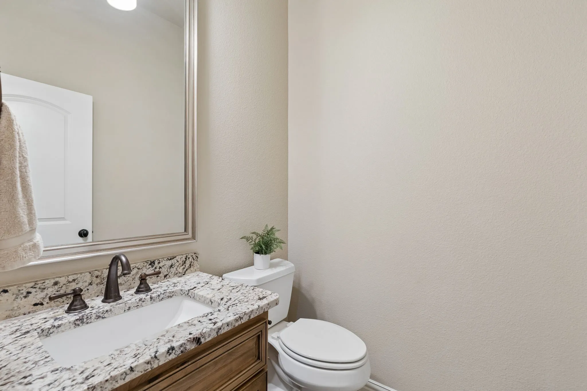 Single Family Residence For Sale in Tarrant County , 1021 Berkshire Road, Southlake, Texas 76092, 5 Bedroom, 7 Bathroom, 3 Garage spaces, 5,226 Sqft, built in 2016, mls#21390882, Real Estate Agent in Southlake, Homes For Sale in Tarrant county, Homes For Sale in Southlake, Realtor in Southlake Texas, Real Estate Brokerage Independent Realty Texas, Luminita Cordes Realtor