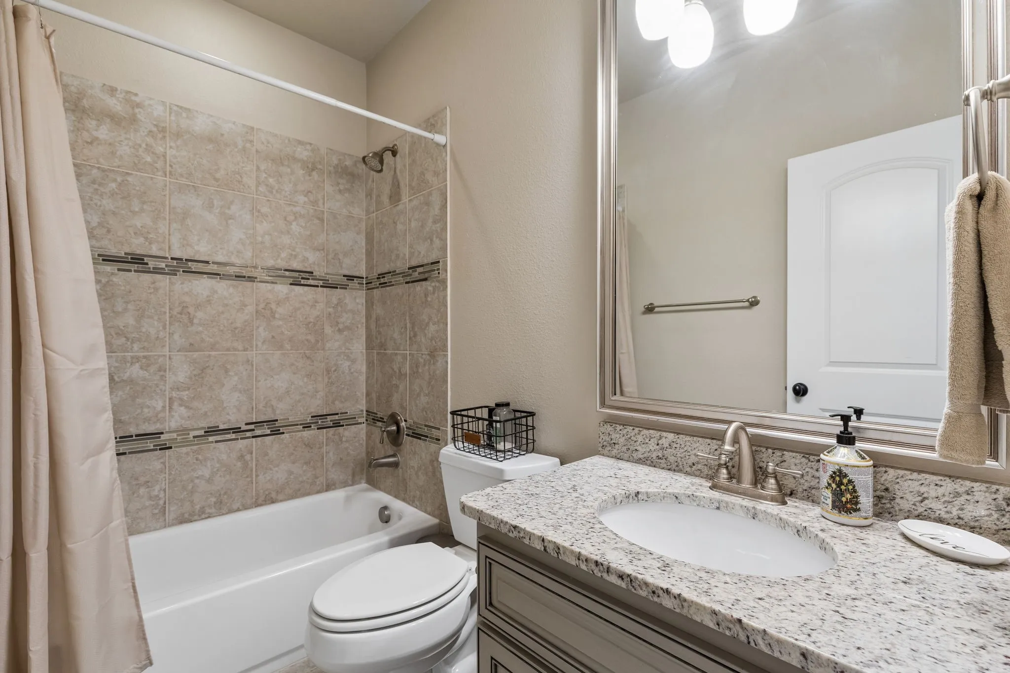 Single Family Residence For Sale in Tarrant County , 1021 Berkshire Road, Southlake, Texas 76092, 5 Bedroom, 7 Bathroom, 3 Garage spaces, 5,226 Sqft, built in 2016, mls#21390882, Real Estate Agent in Southlake, Homes For Sale in Tarrant county, Homes For Sale in Southlake, Realtor in Southlake Texas, Real Estate Brokerage Independent Realty Texas, Luminita Cordes Realtor