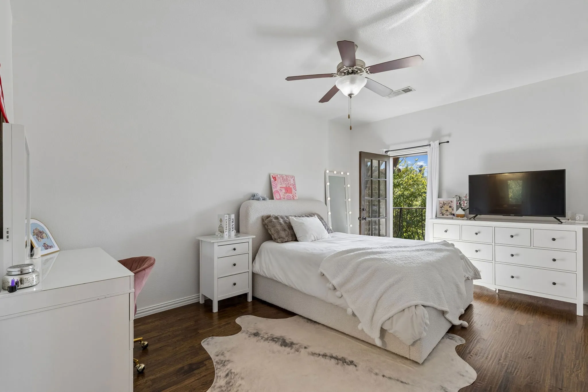 Single Family Residence For Sale in Tarrant County , 1021 Berkshire Road, Southlake, Texas 76092, 5 Bedroom, 7 Bathroom, 3 Garage spaces, 5,226 Sqft, built in 2016, mls#21390882, Real Estate Agent in Southlake, Homes For Sale in Tarrant county, Homes For Sale in Southlake, Realtor in Southlake Texas, Real Estate Brokerage Independent Realty Texas, Luminita Cordes Realtor