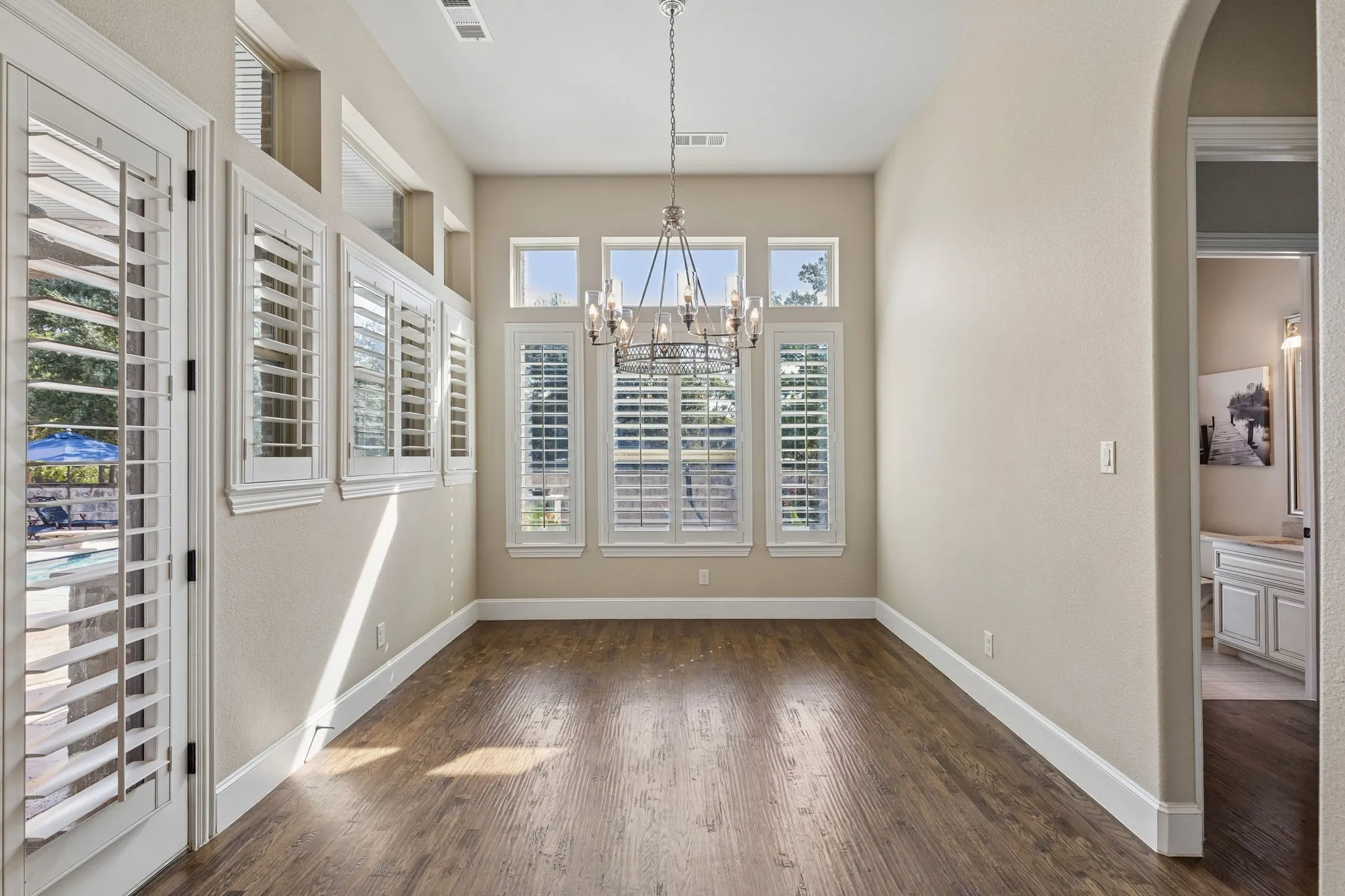 Single Family Residence For Sale in Tarrant County , 1021 Berkshire Road, Southlake, Texas 76092, 5 Bedroom, 7 Bathroom, 3 Garage spaces, 5,226 Sqft, built in 2016, mls#21390882, Real Estate Agent in Southlake, Homes For Sale in Tarrant county, Homes For Sale in Southlake, Realtor in Southlake Texas, Real Estate Brokerage Independent Realty Texas, Luminita Cordes Realtor