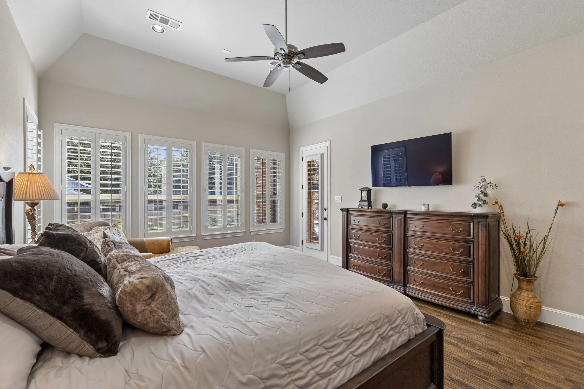 Single Family Residence For Sale in Tarrant County , 1021 Berkshire Road, Southlake, Texas 76092, 5 Bedroom, 7 Bathroom, 3 Garage spaces, 5,226 Sqft, built in 2016, mls#21390882, Real Estate Agent in Southlake, Homes For Sale in Tarrant county, Homes For Sale in Southlake, Realtor in Southlake Texas, Real Estate Brokerage Independent Realty Texas, Luminita Cordes Realtor