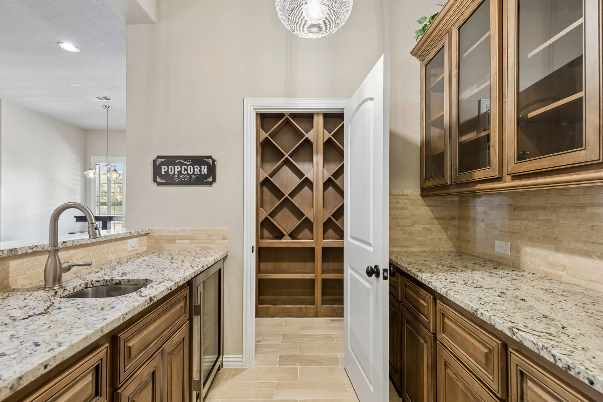 Single Family Residence For Sale in Tarrant County , 1021 Berkshire Road, Southlake, Texas 76092, 5 Bedroom, 7 Bathroom, 3 Garage spaces, 5,226 Sqft, built in 2016, mls#21390882, Real Estate Agent in Southlake, Homes For Sale in Tarrant county, Homes For Sale in Southlake, Realtor in Southlake Texas, Real Estate Brokerage Independent Realty Texas, Luminita Cordes Realtor