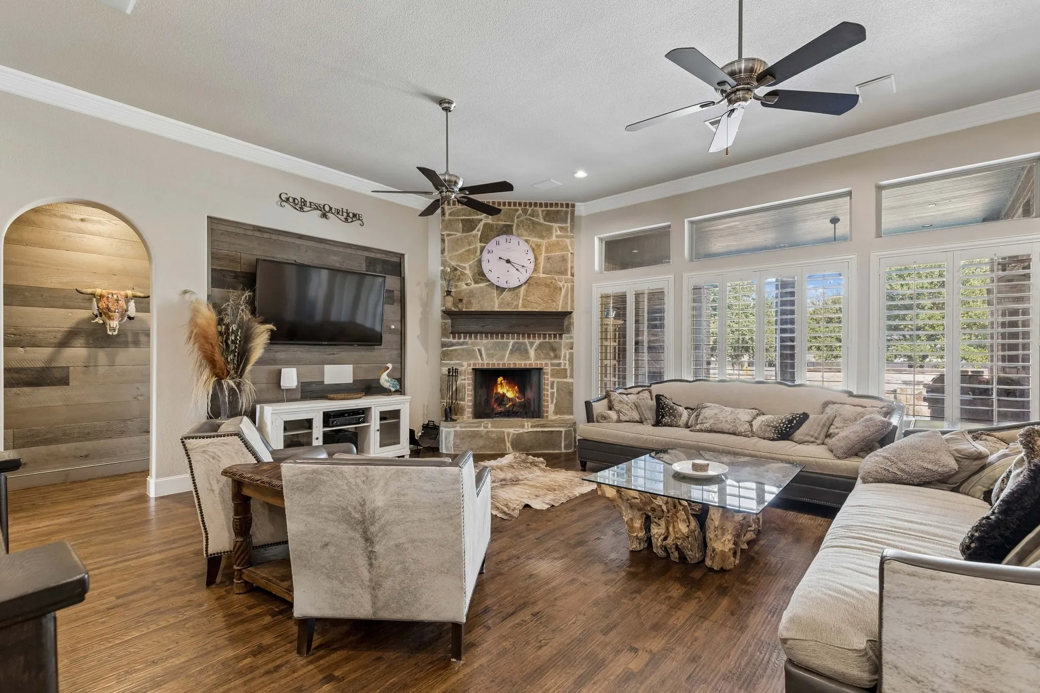 Single Family Residence For Sale in Tarrant County , 1021 Berkshire Road, Southlake, Texas 76092, 5 Bedroom, 7 Bathroom, 3 Garage spaces, 5,226 Sqft, built in 2016, mls#21390882, Real Estate Agent in Southlake, Homes For Sale in Tarrant county, Homes For Sale in Southlake, Realtor in Southlake Texas, Real Estate Brokerage Independent Realty Texas, Luminita Cordes Realtor