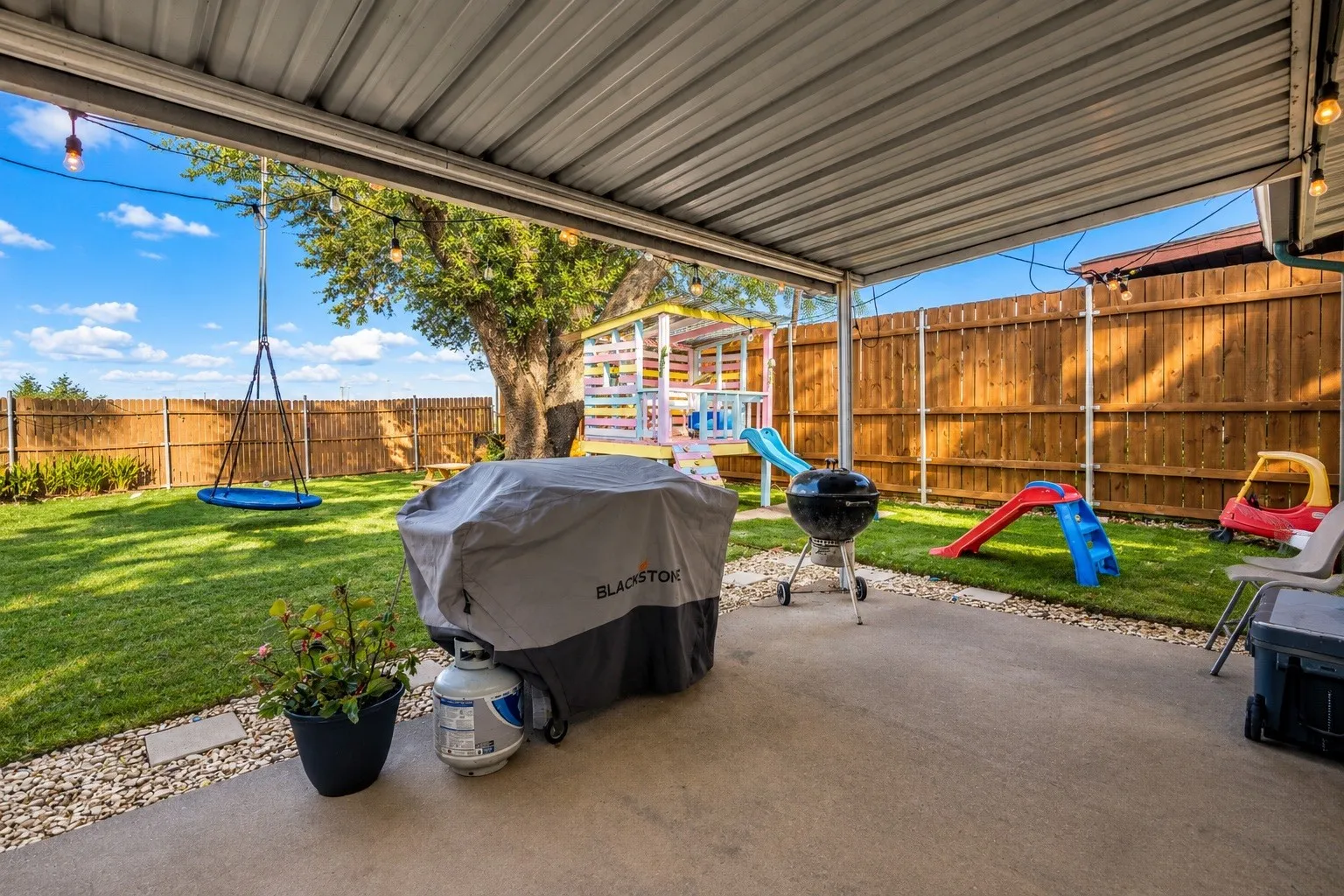 Single Family Residence For Sale in Dallas County , 2920 Sidney Drive, Mesquite, Texas 75150, 4 Bedroom, 2 Bathroom, Garage spaces, 1,962 Sqft, built in 1972, mls#21390344, Real Estate Agent in Mesquite, Homes For Sale in Dallas county, Homes For Sale in Mesquite, Realtor in Mesquite Texas, Real Estate Brokerage Independent Realty Texas, Luminita Cordes Realtor