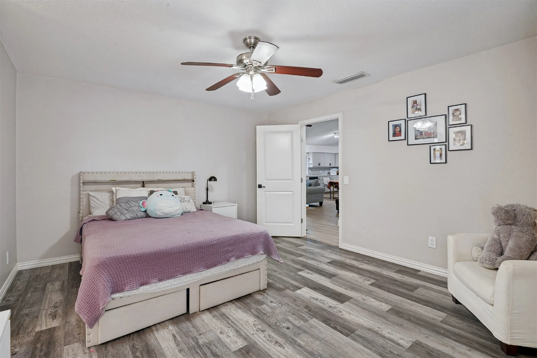 Single Family Residence For Sale in Dallas County , 2920 Sidney Drive, Mesquite, Texas 75150, 4 Bedroom, 2 Bathroom, Garage spaces, 1,962 Sqft, built in 1972, mls#21390344, Real Estate Agent in Mesquite, Homes For Sale in Dallas county, Homes For Sale in Mesquite, Realtor in Mesquite Texas, Real Estate Brokerage Independent Realty Texas, Luminita Cordes Realtor