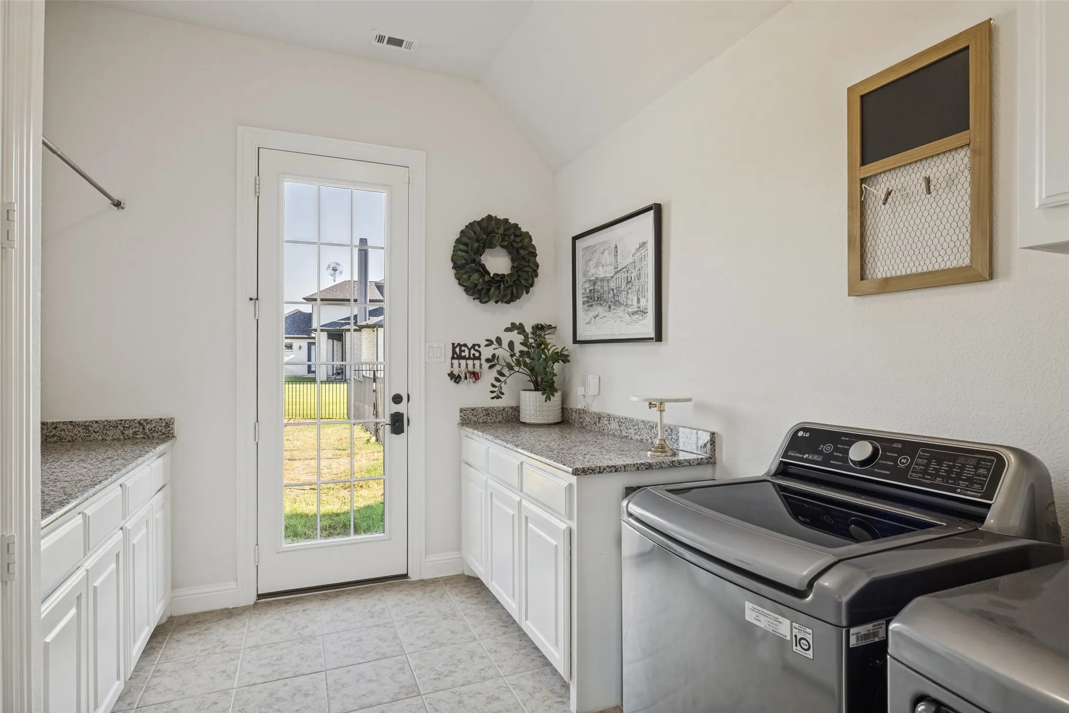 Spacious laundry room
