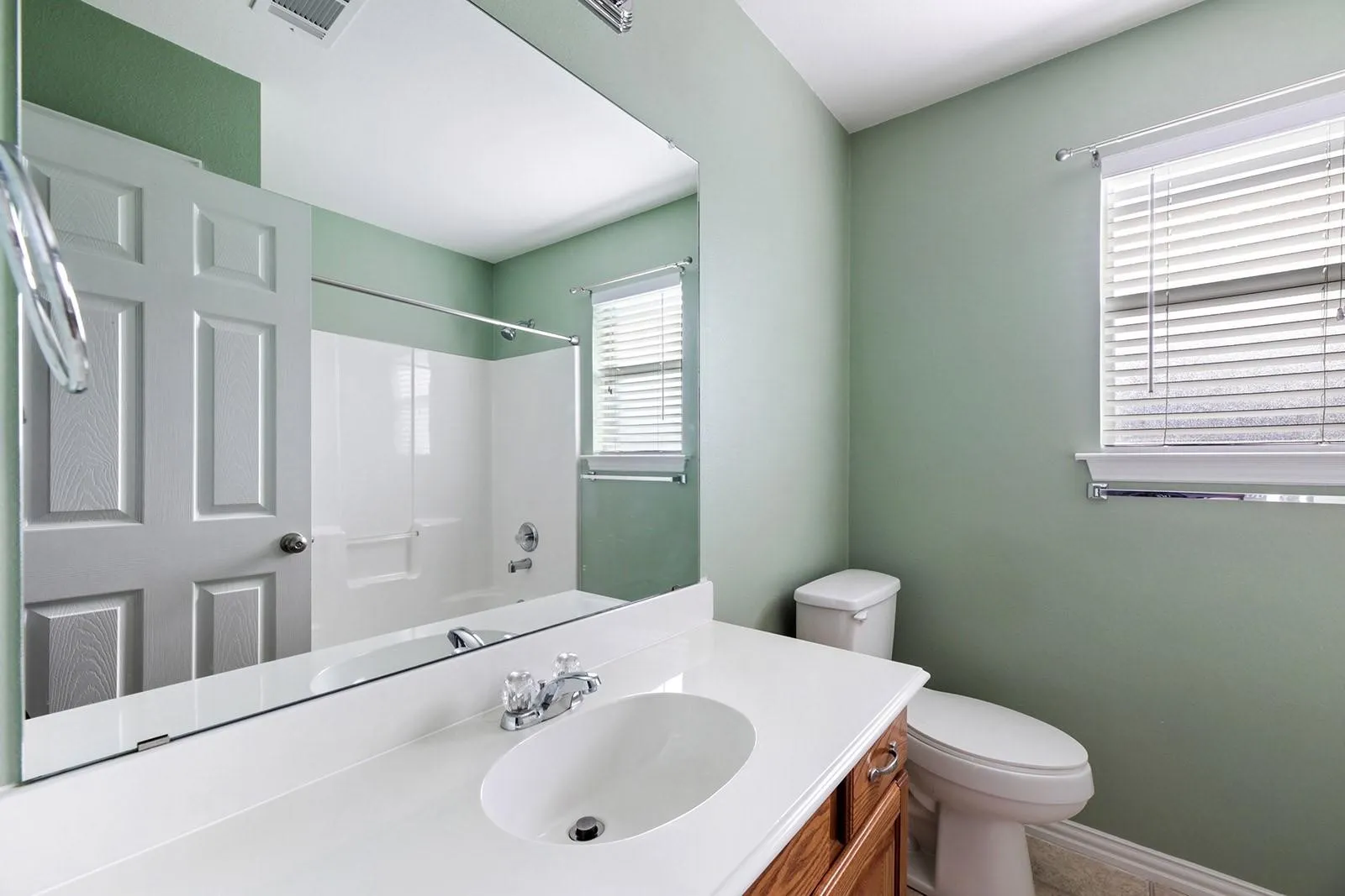Single Family Residence For Rent in Rockwall County , 109 Lemley Drive, Heath, Texas 75032, 3 Bedroom, 2 Bathroom, 2 Garage spaces, 1,489 Sqft, built in 2005, mls#21390911, Real Estate Agent in Heath, Homes For Rent in Rockwall county, Homes For Rent in Heath, Realtor in Heath Texas, Real Estate Brokerage Independent Realty Texas, Luminita Cordes Realtor