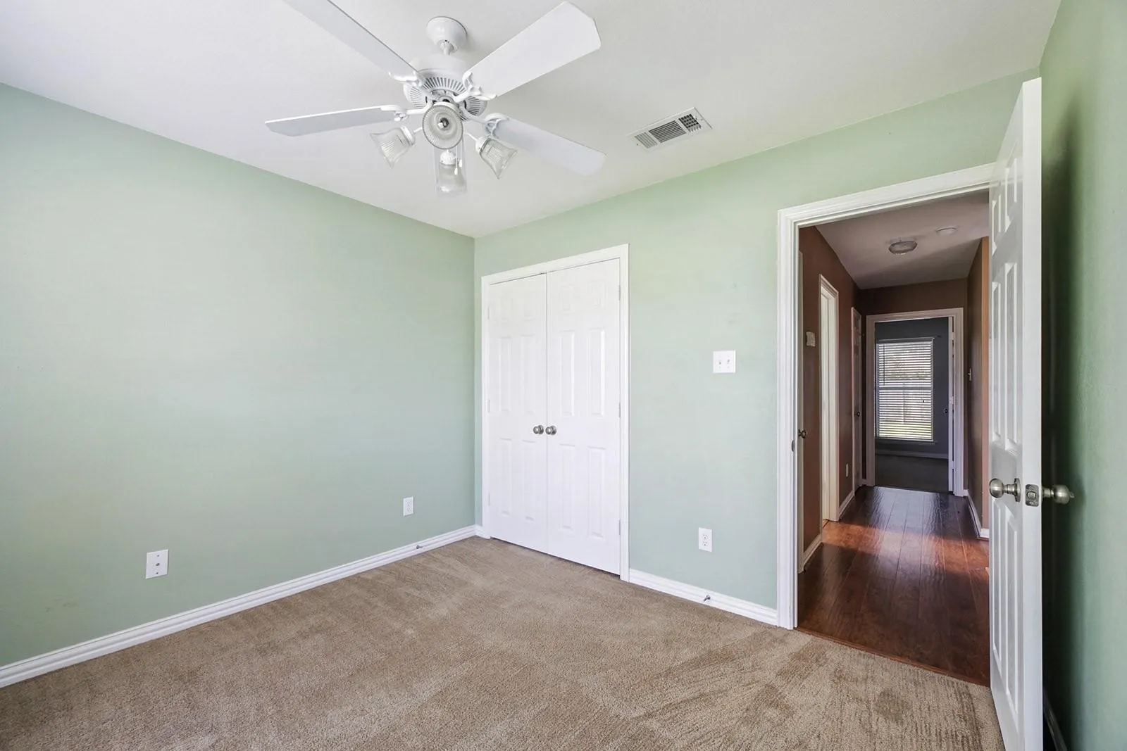 Single Family Residence For Rent in Rockwall County , 109 Lemley Drive, Heath, Texas 75032, 3 Bedroom, 2 Bathroom, 2 Garage spaces, 1,489 Sqft, built in 2005, mls#21390911, Real Estate Agent in Heath, Homes For Rent in Rockwall county, Homes For Rent in Heath, Realtor in Heath Texas, Real Estate Brokerage Independent Realty Texas, Luminita Cordes Realtor