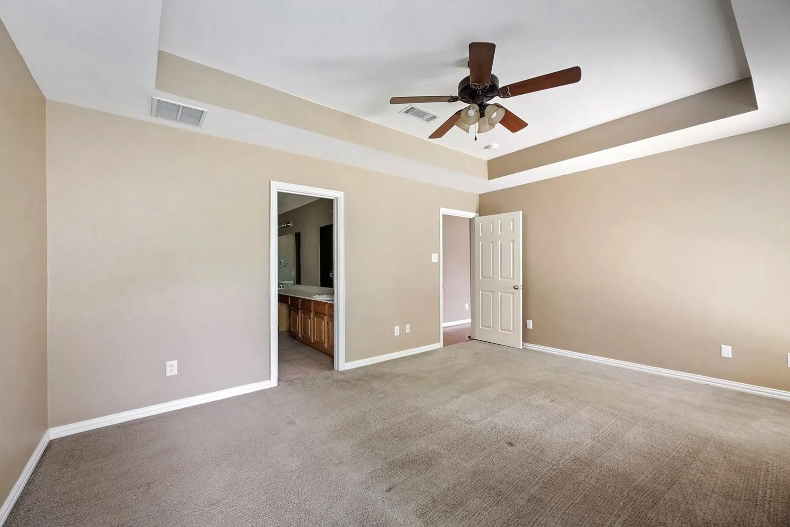 Single Family Residence For Rent in Rockwall County , 109 Lemley Drive, Heath, Texas 75032, 3 Bedroom, 2 Bathroom, 2 Garage spaces, 1,489 Sqft, built in 2005, mls#21390911, Real Estate Agent in Heath, Homes For Rent in Rockwall county, Homes For Rent in Heath, Realtor in Heath Texas, Real Estate Brokerage Independent Realty Texas, Luminita Cordes Realtor