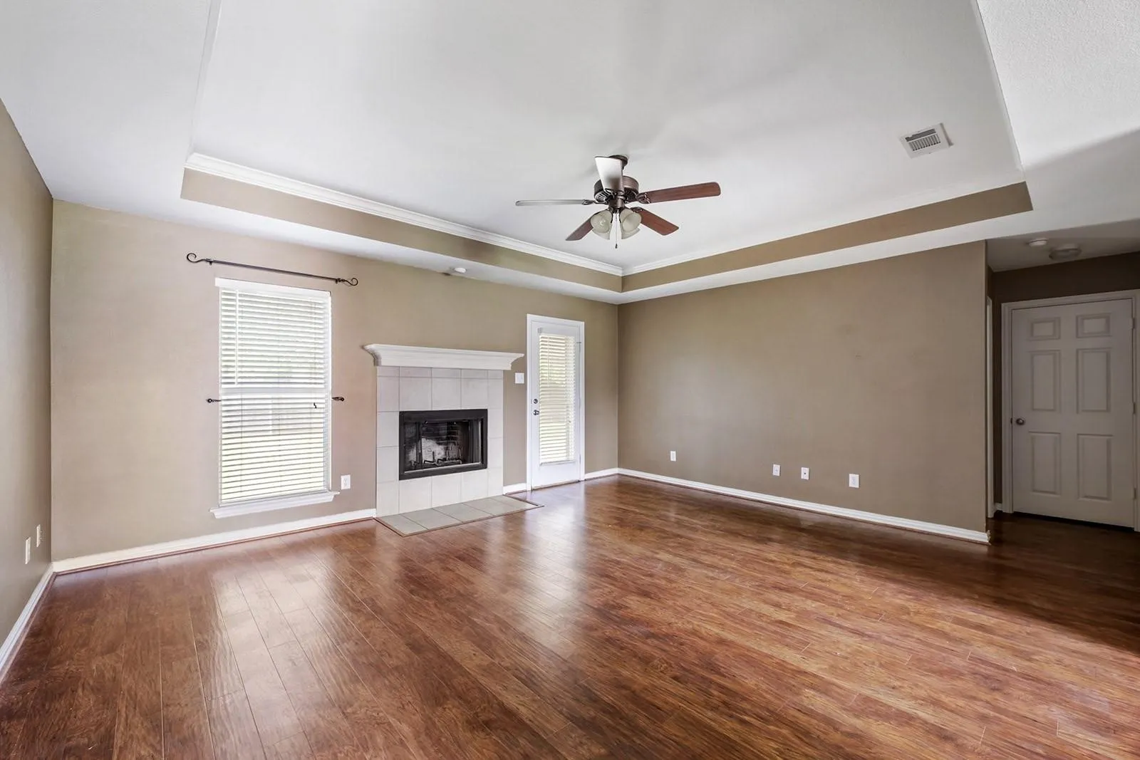 Single Family Residence For Rent in Rockwall County , 109 Lemley Drive, Heath, Texas 75032, 3 Bedroom, 2 Bathroom, 2 Garage spaces, 1,489 Sqft, built in 2005, mls#21390911, Real Estate Agent in Heath, Homes For Rent in Rockwall county, Homes For Rent in Heath, Realtor in Heath Texas, Real Estate Brokerage Independent Realty Texas, Luminita Cordes Realtor