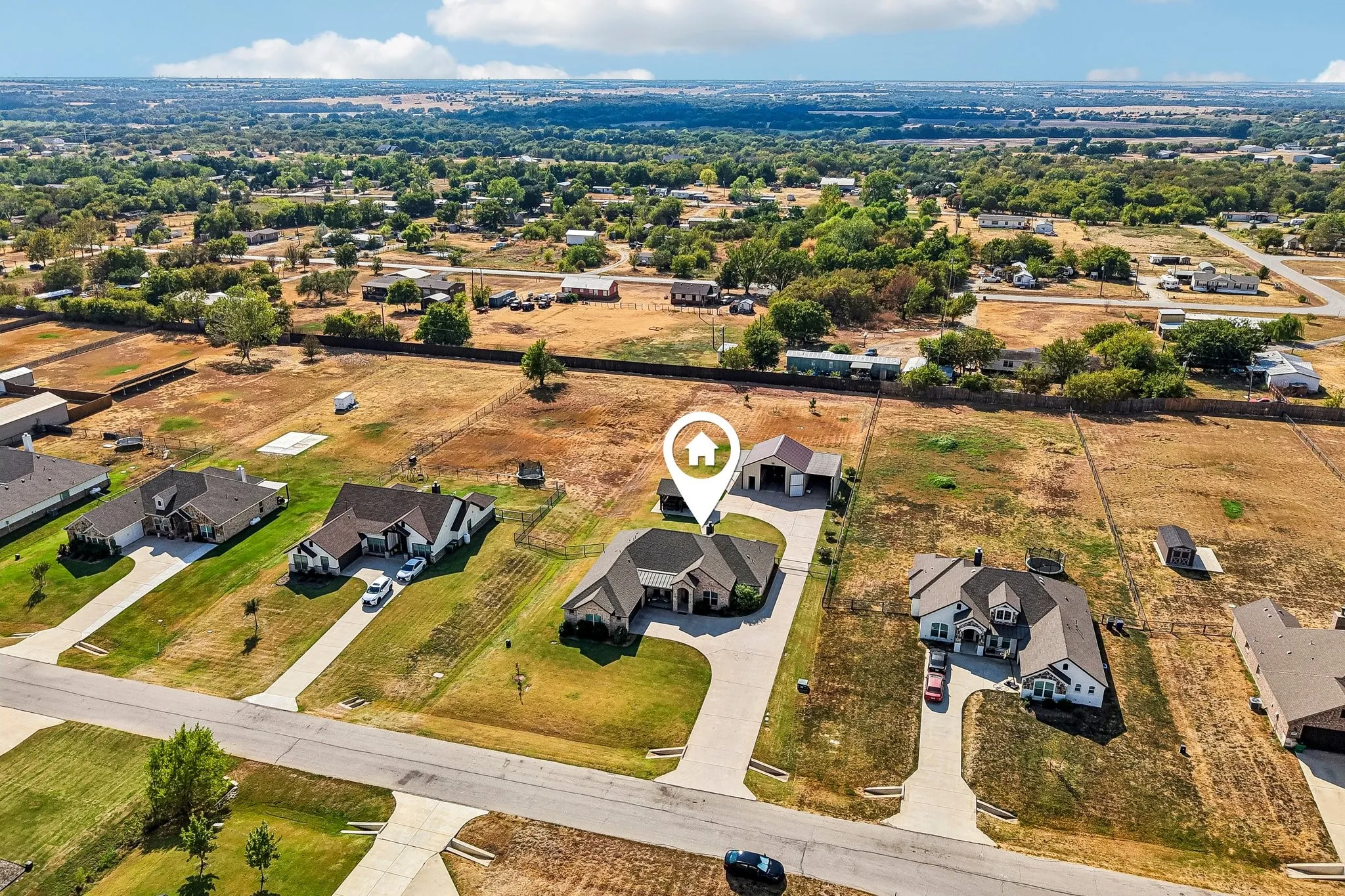 Single Family Residence For Sale in Denton County , 10189 Kildee Trail, Sanger, Texas 76266, 4 Bedroom, 3 Bathroom, 3 Garage spaces, 2,304 Sqft, built in 2021, mls#21389923, Real Estate Agent in Sanger, Homes For Sale in Denton county, Homes For Sale in Sanger, Realtor in Sanger Texas, Real Estate Brokerage Independent Realty Texas, Luminita Cordes Realtor