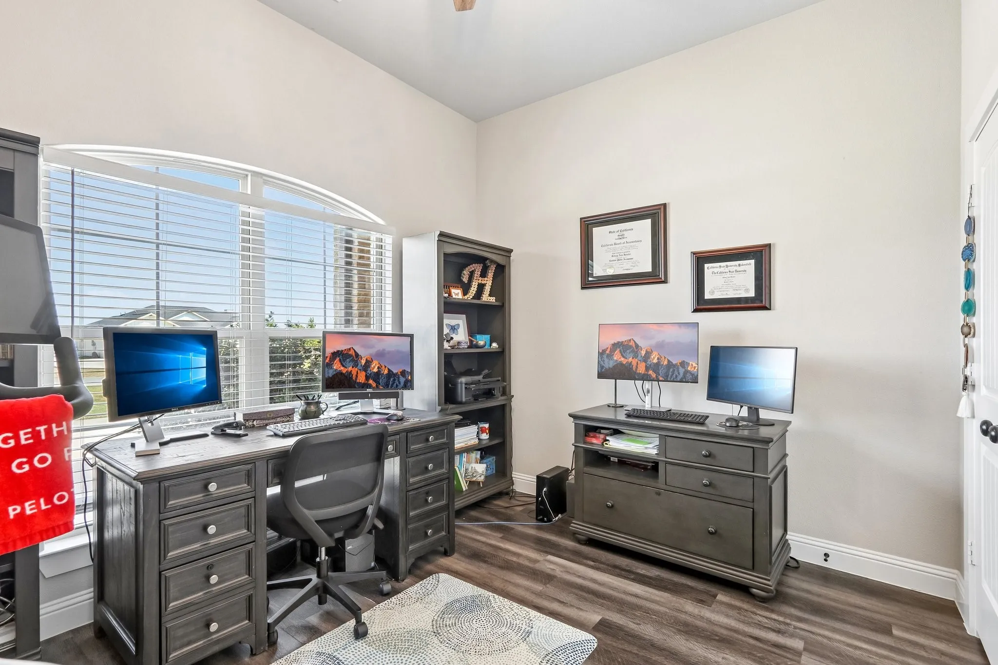 Single Family Residence For Sale in Denton County , 10189 Kildee Trail, Sanger, Texas 76266, 4 Bedroom, 3 Bathroom, 3 Garage spaces, 2,304 Sqft, built in 2021, mls#21389923, Real Estate Agent in Sanger, Homes For Sale in Denton county, Homes For Sale in Sanger, Realtor in Sanger Texas, Real Estate Brokerage Independent Realty Texas, Luminita Cordes Realtor