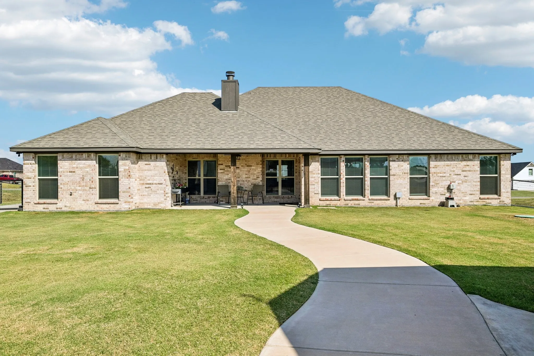 Single Family Residence For Sale in Denton County , 10189 Kildee Trail, Sanger, Texas 76266, 4 Bedroom, 3 Bathroom, 3 Garage spaces, 2,304 Sqft, built in 2021, mls#21389923, Real Estate Agent in Sanger, Homes For Sale in Denton county, Homes For Sale in Sanger, Realtor in Sanger Texas, Real Estate Brokerage Independent Realty Texas, Luminita Cordes Realtor