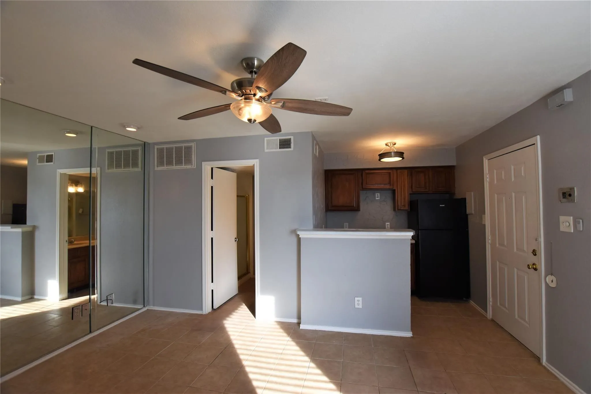 Condominium For Rent in Tarrant County , 1700 Baird Farm Circle 1301, Arlington, Texas 76006, 1 Bedroom, 1 Bathroom, Garage spaces, 420 Sqft, built in 1984, mls#21390915, Real Estate Agent in Arlington, Homes For Rent in Tarrant county, Homes For Rent in Arlington, Realtor in Arlington Texas, Real Estate Brokerage Independent Realty Texas, Luminita Cordes Realtor