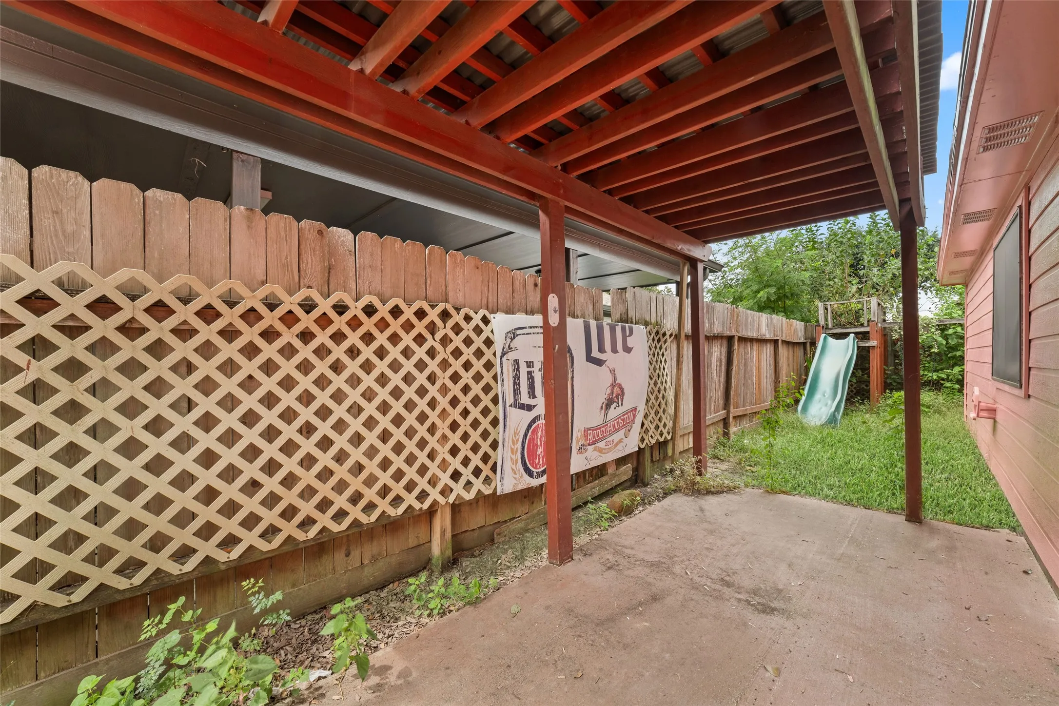 Single Family Residence For Rent in Harris County , 3306 Garrison Court, Houston, Texas 77014, 3 Bedroom, 2 Bathroom, 1 Garage spaces, 1,113 Sqft, built in 1996, mls#21390896, Real Estate Agent in Houston, Homes For Rent in Harris county, Homes For Rent in Houston, Realtor in Houston Texas, Real Estate Brokerage Independent Realty Texas, Luminita Cordes Realtor