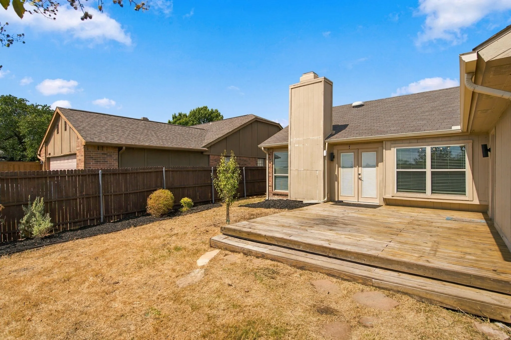Single Family Residence For Sale in Denton County , 4405 Queen Circle, The Colony, Texas 75056, 3 Bedroom, 2 Bathroom, 2 Garage spaces, 1,698 Sqft, built in 1986, mls#21390914, Real Estate Agent in The Colony, Homes For Sale in Denton county, Homes For Sale in The Colony, Realtor in The Colony Texas, Real Estate Brokerage Independent Realty Texas, Luminita Cordes Realtor
