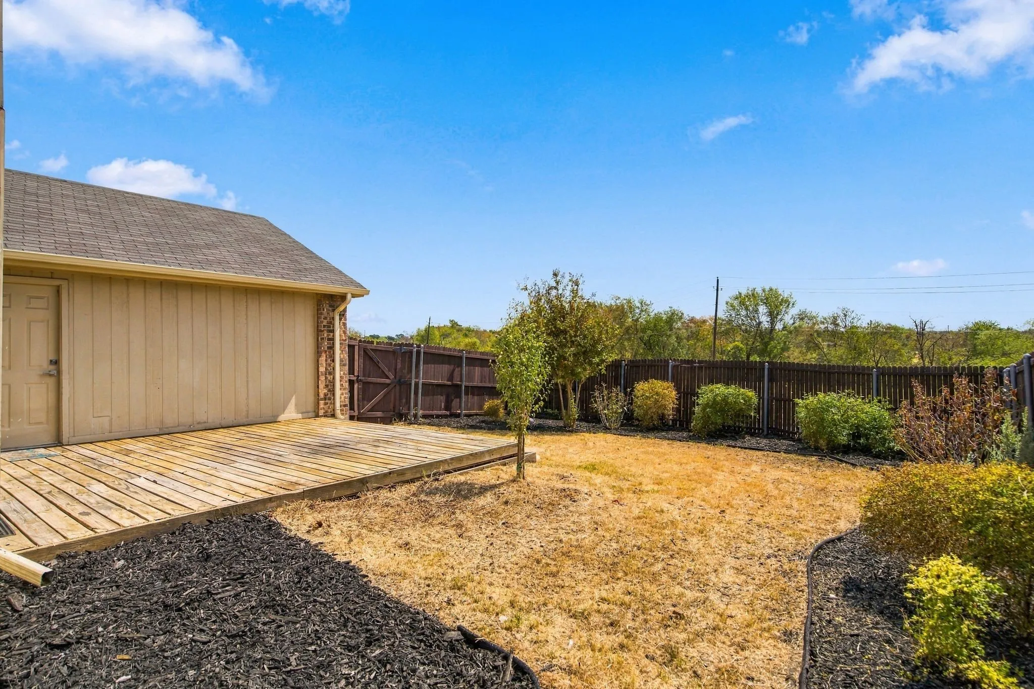 Single Family Residence For Sale in Denton County , 4405 Queen Circle, The Colony, Texas 75056, 3 Bedroom, 2 Bathroom, 2 Garage spaces, 1,698 Sqft, built in 1986, mls#21390914, Real Estate Agent in The Colony, Homes For Sale in Denton county, Homes For Sale in The Colony, Realtor in The Colony Texas, Real Estate Brokerage Independent Realty Texas, Luminita Cordes Realtor