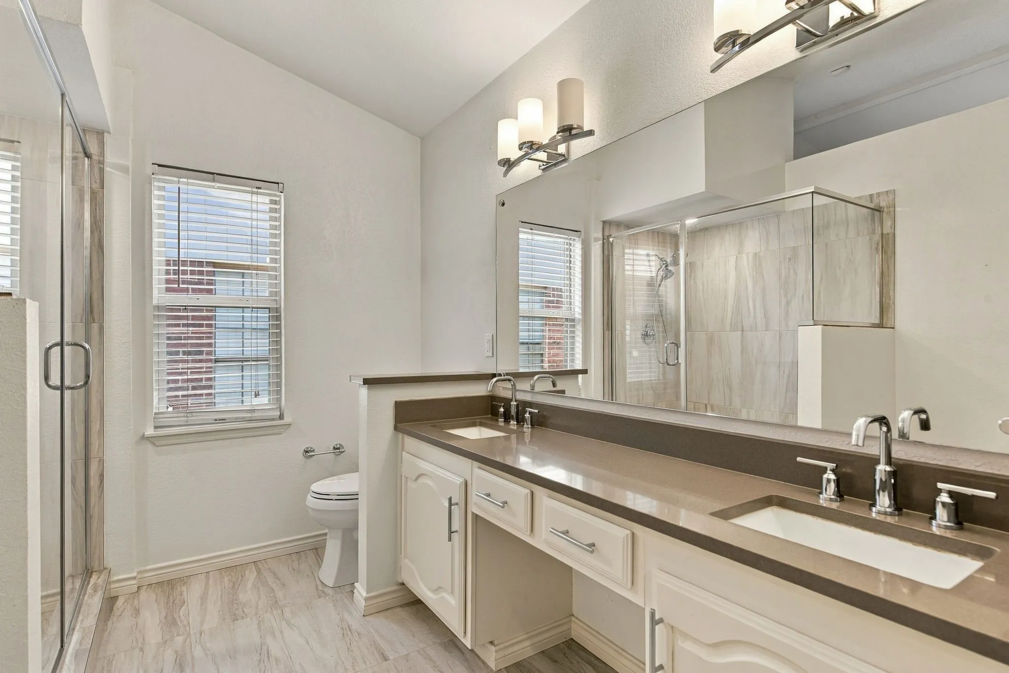 Single Family Residence For Sale in Denton County , 4405 Queen Circle, The Colony, Texas 75056, 3 Bedroom, 2 Bathroom, 2 Garage spaces, 1,698 Sqft, built in 1986, mls#21390914, Real Estate Agent in The Colony, Homes For Sale in Denton county, Homes For Sale in The Colony, Realtor in The Colony Texas, Real Estate Brokerage Independent Realty Texas, Luminita Cordes Realtor