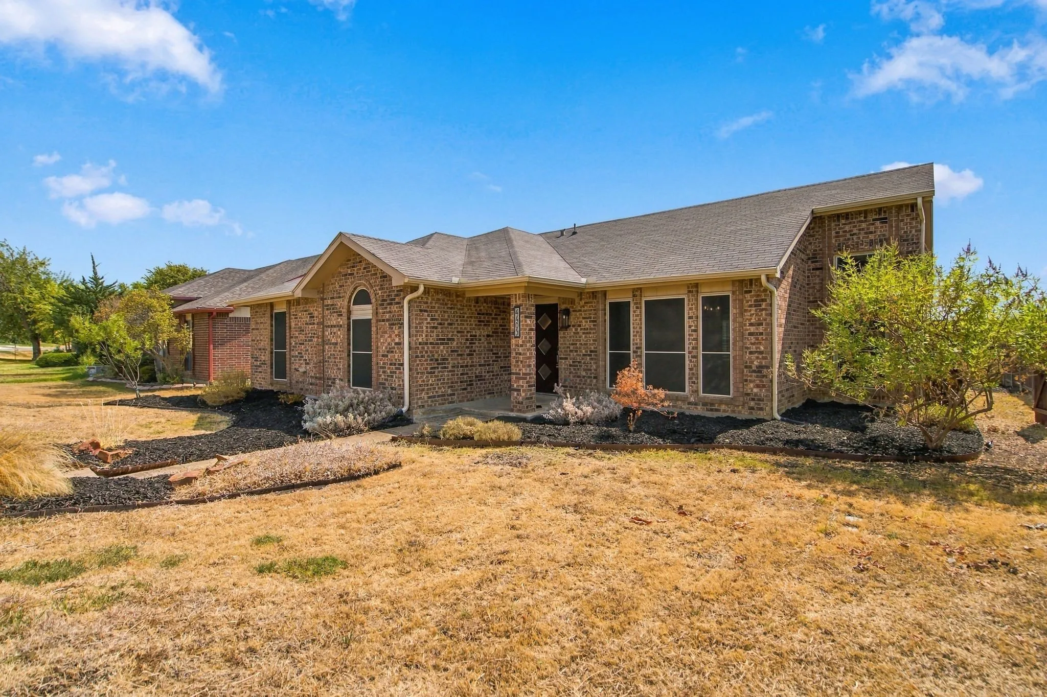 Single Family Residence For Sale in Denton County , 4405 Queen Circle, The Colony, Texas 75056, 3 Bedroom, 2 Bathroom, 2 Garage spaces, 1,698 Sqft, built in 1986, mls#21390914, Real Estate Agent in The Colony, Homes For Sale in Denton county, Homes For Sale in The Colony, Realtor in The Colony Texas, Real Estate Brokerage Independent Realty Texas, Luminita Cordes Realtor