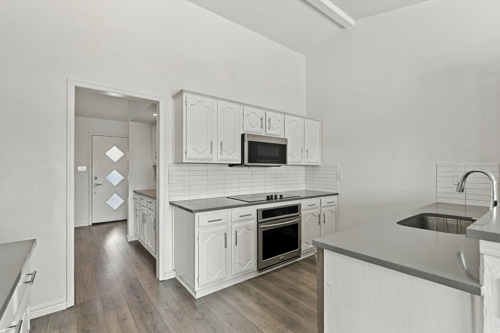Single Family Residence For Sale in Denton County , 4405 Queen Circle, The Colony, Texas 75056, 3 Bedroom, 2 Bathroom, 2 Garage spaces, 1,698 Sqft, built in 1986, mls#21390914, Real Estate Agent in The Colony, Homes For Sale in Denton county, Homes For Sale in The Colony, Realtor in The Colony Texas, Real Estate Brokerage Independent Realty Texas, Luminita Cordes Realtor