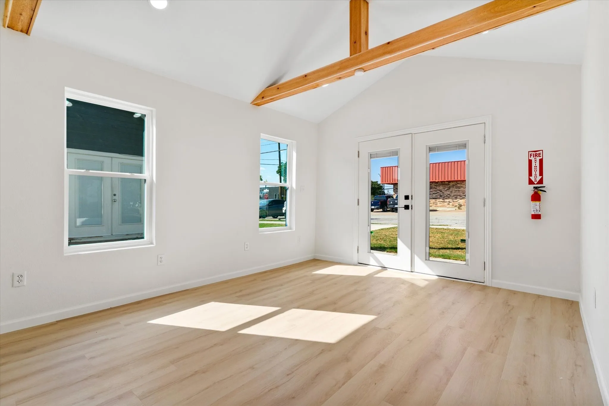 Office For Rent in Tarrant County , 241C S Main Street, Keller, Texas 76248, 0, 0, Garage spaces, 288 Sqft, built in 1985, mls#21390027, Real Estate Agent in Keller, Homes For Rent in Tarrant county, Homes For Rent in Keller, Realtor in Keller Texas, Real Estate Brokerage Independent Realty Texas, Luminita Cordes Realtor