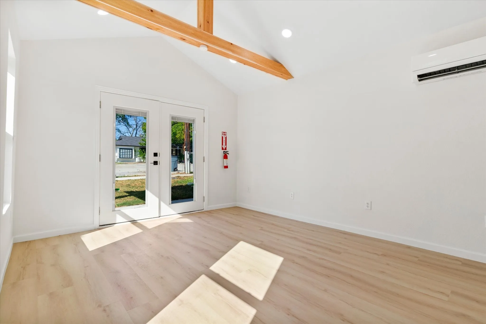 Office For Rent in Tarrant County , 241C S Main Street, Keller, Texas 76248, 0, 0, Garage spaces, 288 Sqft, built in 1985, mls#21390027, Real Estate Agent in Keller, Homes For Rent in Tarrant county, Homes For Rent in Keller, Realtor in Keller Texas, Real Estate Brokerage Independent Realty Texas, Luminita Cordes Realtor