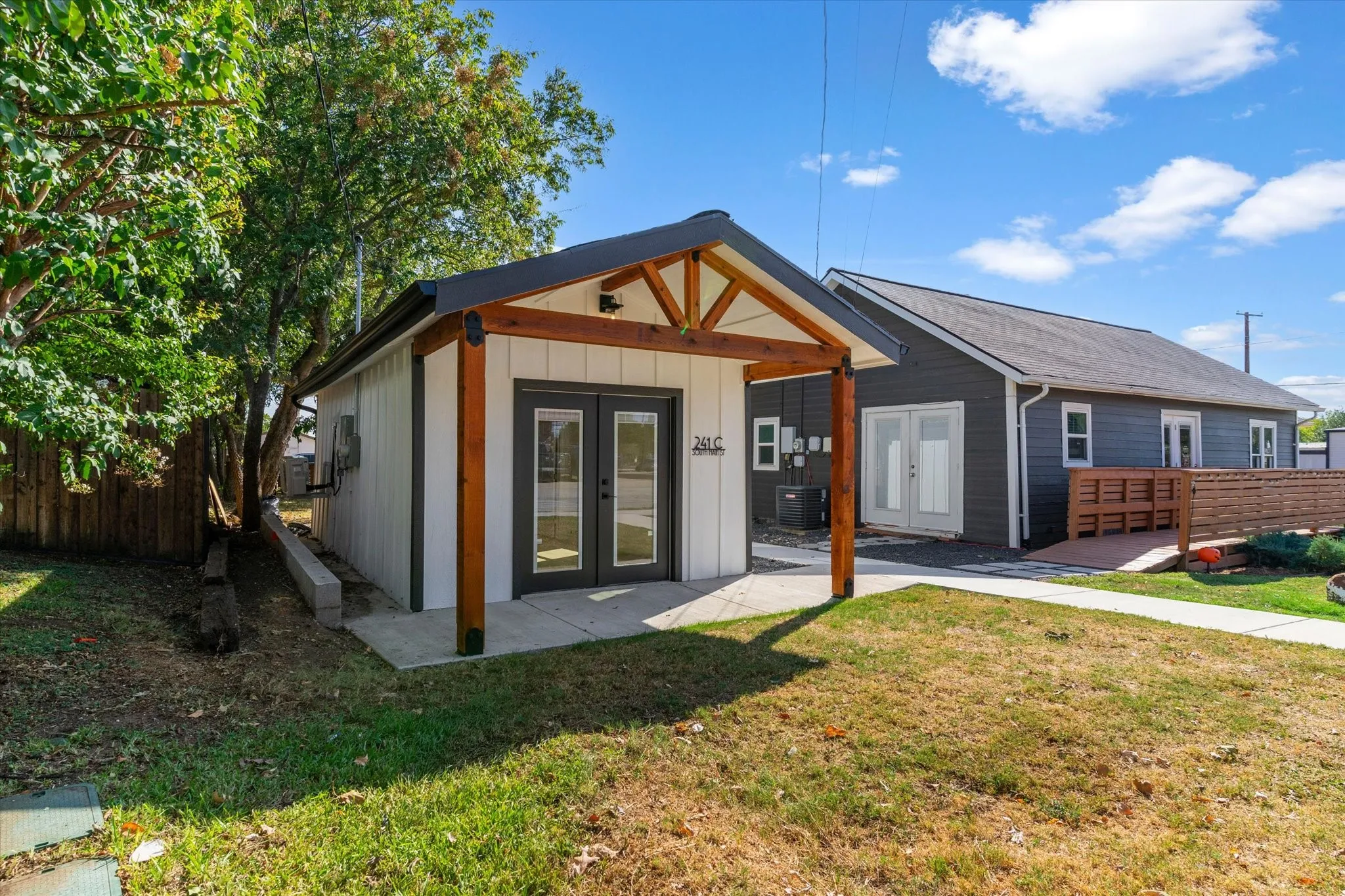 Office For Rent in Tarrant County , 241C S Main Street, Keller, Texas 76248, 0, 0, Garage spaces, 288 Sqft, built in 1985, mls#21390027, Real Estate Agent in Keller, Homes For Rent in Tarrant county, Homes For Rent in Keller, Realtor in Keller Texas, Real Estate Brokerage Independent Realty Texas, Luminita Cordes Realtor