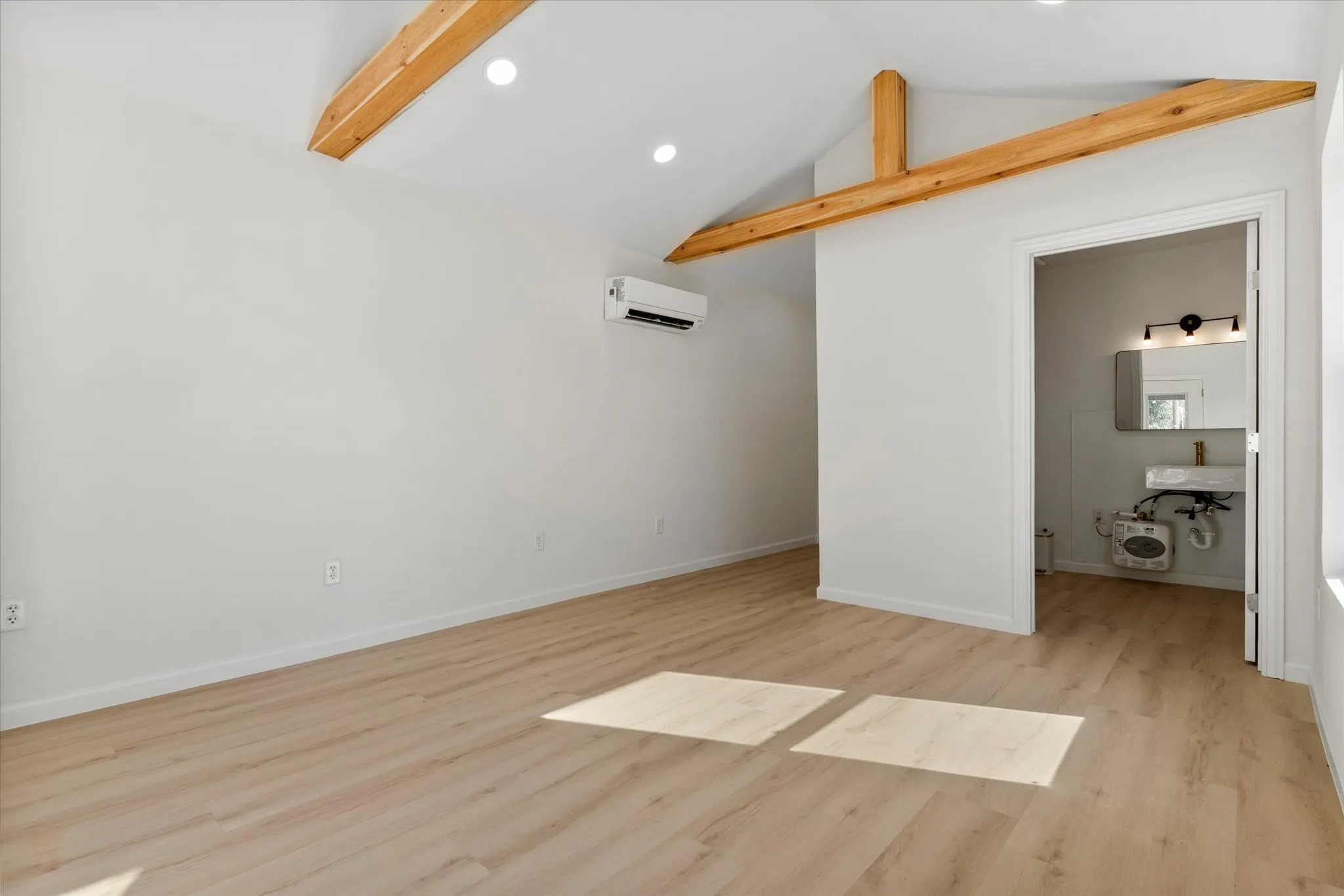 Office For Rent in Tarrant County , 241C S Main Street, Keller, Texas 76248, 0, 0, Garage spaces, 288 Sqft, built in 1985, mls#21390027, Real Estate Agent in Keller, Homes For Rent in Tarrant county, Homes For Rent in Keller, Realtor in Keller Texas, Real Estate Brokerage Independent Realty Texas, Luminita Cordes Realtor
