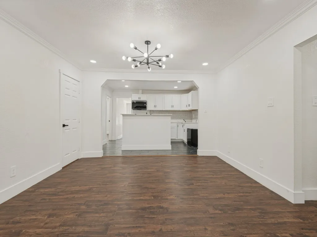 Single Family Residence For Sale in Dallas County , 1528 Priscilla Lane, Irving, Texas 75061, 7 Bedroom, 3 Bathroom, Garage spaces, 2,202 Sqft, built in 1953, mls#21390856, Real Estate Agent in Irving, Homes For Sale in Dallas county, Homes For Sale in Irving, Realtor in Irving Texas, Real Estate Brokerage Independent Realty Texas, Luminita Cordes Realtor