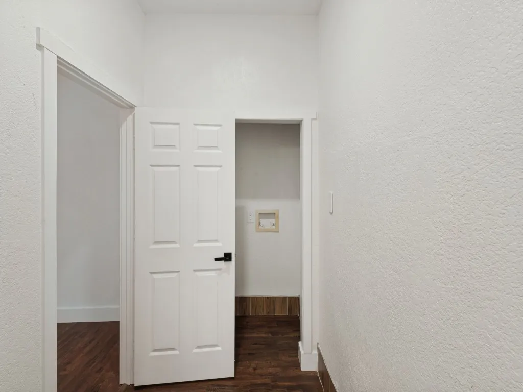 Single Family Residence For Sale in Dallas County , 1528 Priscilla Lane, Irving, Texas 75061, 7 Bedroom, 3 Bathroom, Garage spaces, 2,202 Sqft, built in 1953, mls#21390856, Real Estate Agent in Irving, Homes For Sale in Dallas county, Homes For Sale in Irving, Realtor in Irving Texas, Real Estate Brokerage Independent Realty Texas, Luminita Cordes Realtor
