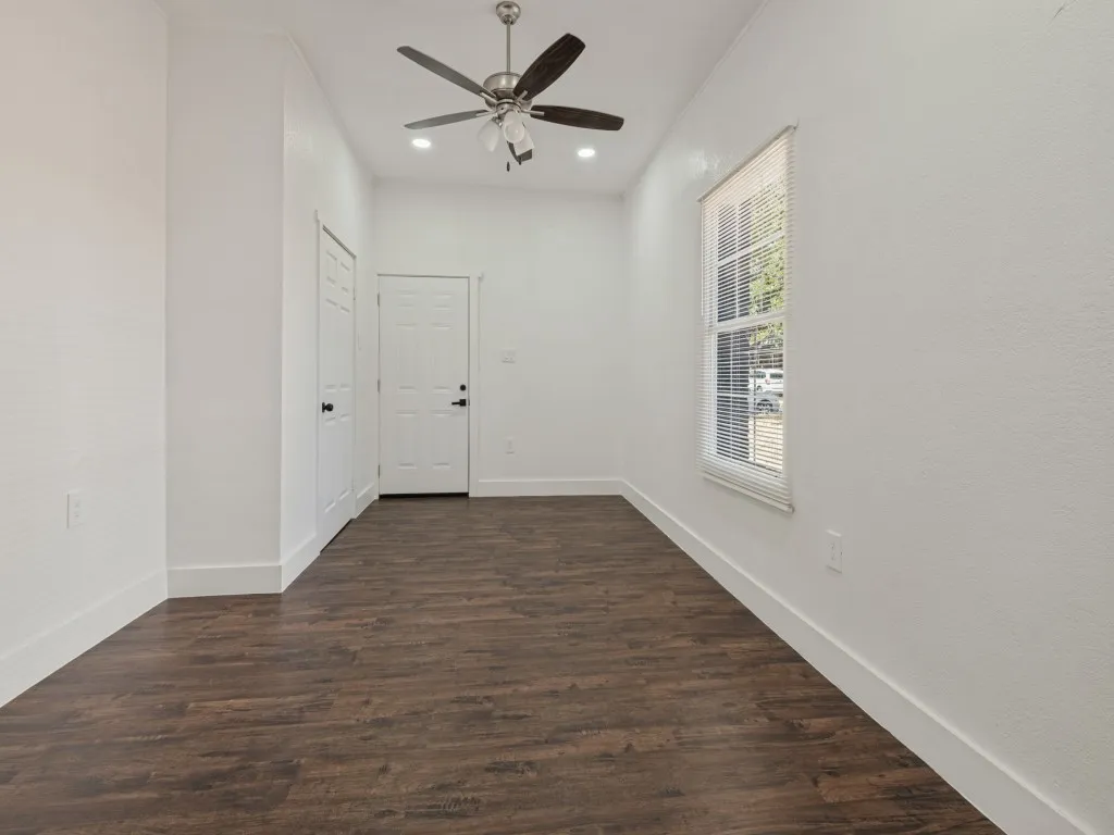 Single Family Residence For Sale in Dallas County , 1528 Priscilla Lane, Irving, Texas 75061, 7 Bedroom, 3 Bathroom, Garage spaces, 2,202 Sqft, built in 1953, mls#21390856, Real Estate Agent in Irving, Homes For Sale in Dallas county, Homes For Sale in Irving, Realtor in Irving Texas, Real Estate Brokerage Independent Realty Texas, Luminita Cordes Realtor