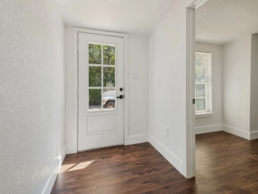Single Family Residence For Sale in Dallas County , 1528 Priscilla Lane, Irving, Texas 75061, 7 Bedroom, 3 Bathroom, Garage spaces, 2,202 Sqft, built in 1953, mls#21390856, Real Estate Agent in Irving, Homes For Sale in Dallas county, Homes For Sale in Irving, Realtor in Irving Texas, Real Estate Brokerage Independent Realty Texas, Luminita Cordes Realtor