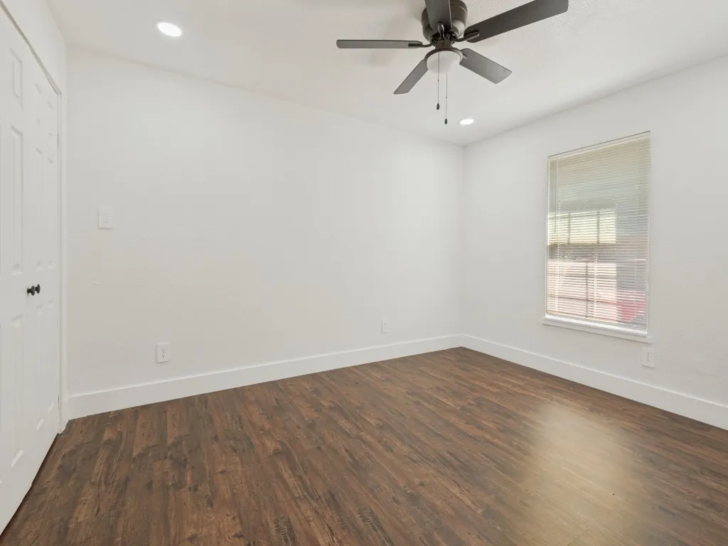 Single Family Residence For Sale in Dallas County , 1528 Priscilla Lane, Irving, Texas 75061, 7 Bedroom, 3 Bathroom, Garage spaces, 2,202 Sqft, built in 1953, mls#21390856, Real Estate Agent in Irving, Homes For Sale in Dallas county, Homes For Sale in Irving, Realtor in Irving Texas, Real Estate Brokerage Independent Realty Texas, Luminita Cordes Realtor