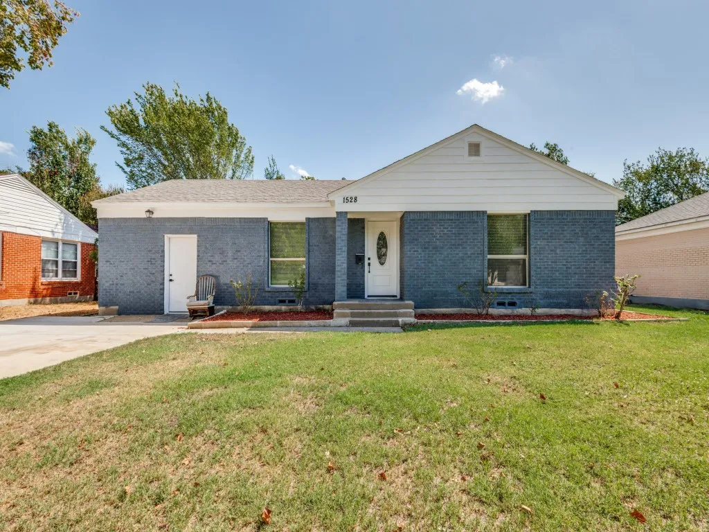 Single Family Residence For Sale