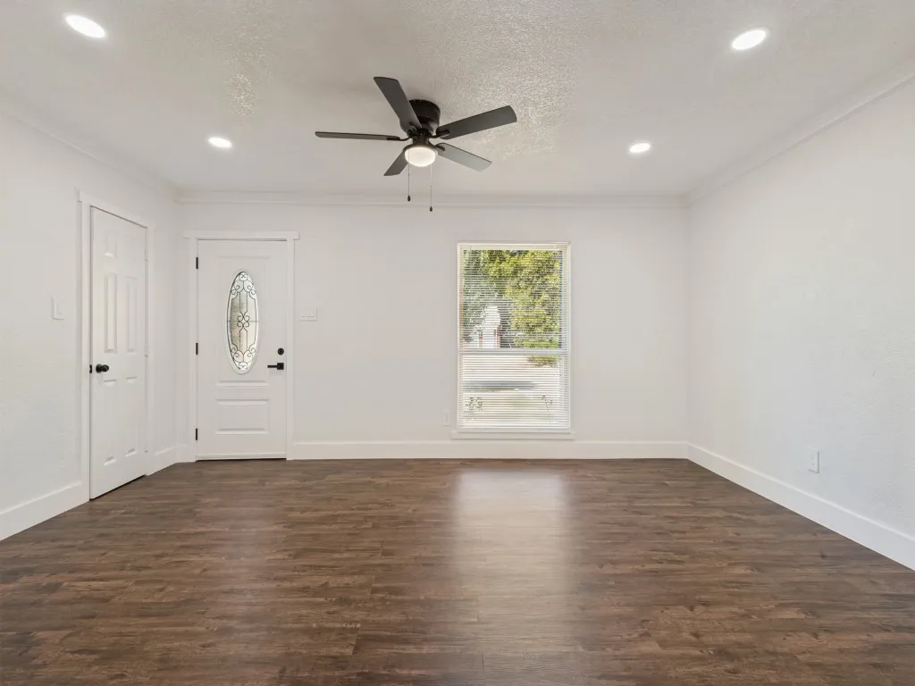 Single Family Residence For Sale in Dallas County , 1528 Priscilla Lane, Irving, Texas 75061, 7 Bedroom, 3 Bathroom, Garage spaces, 2,202 Sqft, built in 1953, mls#21390856, Real Estate Agent in Irving, Homes For Sale in Dallas county, Homes For Sale in Irving, Realtor in Irving Texas, Real Estate Brokerage Independent Realty Texas, Luminita Cordes Realtor