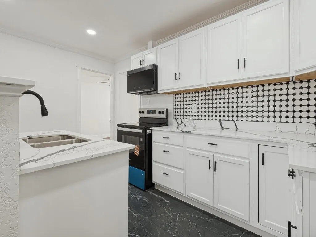 Single Family Residence For Sale in Dallas County , 1528 Priscilla Lane, Irving, Texas 75061, 7 Bedroom, 3 Bathroom, Garage spaces, 2,202 Sqft, built in 1953, mls#21390856, Real Estate Agent in Irving, Homes For Sale in Dallas county, Homes For Sale in Irving, Realtor in Irving Texas, Real Estate Brokerage Independent Realty Texas, Luminita Cordes Realtor